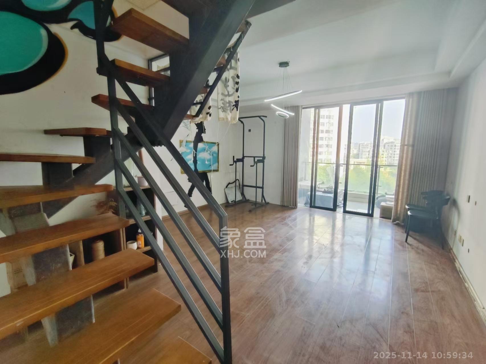 阳光100三期 3室2厅2卫 2100.0元/月 阳光100三期 3室2厅2卫 2100.0元/月室内图