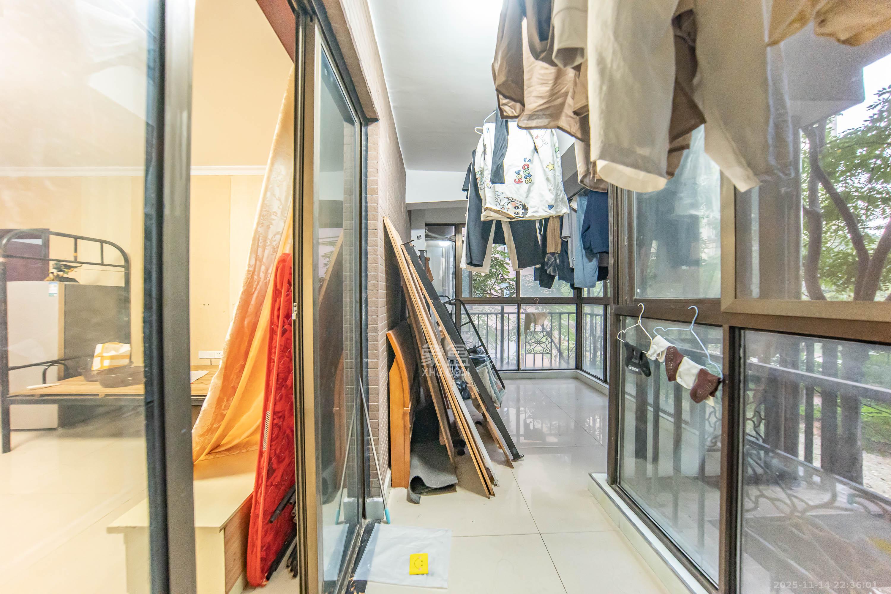 江山帝景雅典  4室2厅2卫    118.0万阳台