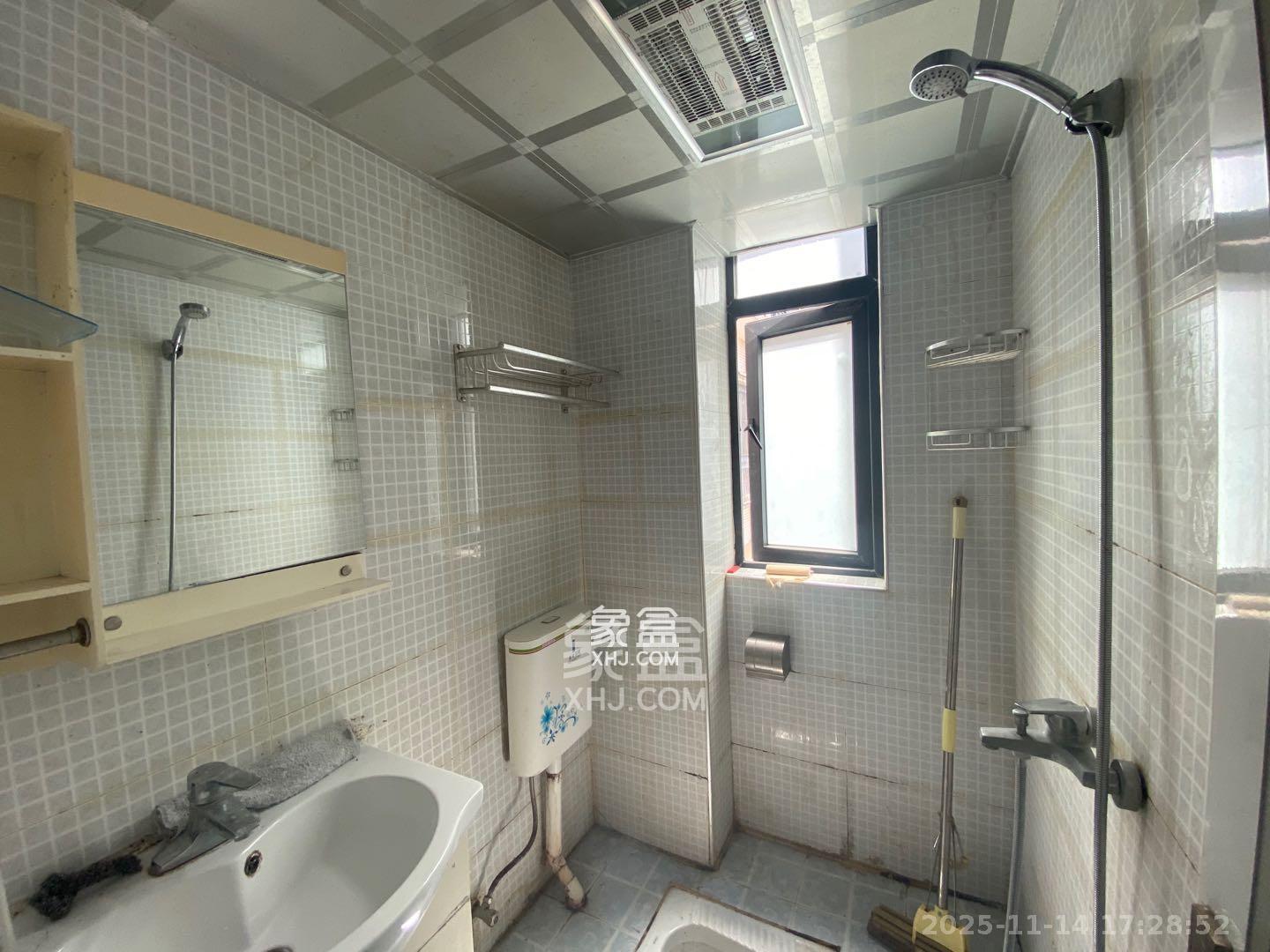 高鑫麓城 2室1厅1卫 2200.0元/月 高鑫麓城 2室1厅1卫 2200.0元/月室内图