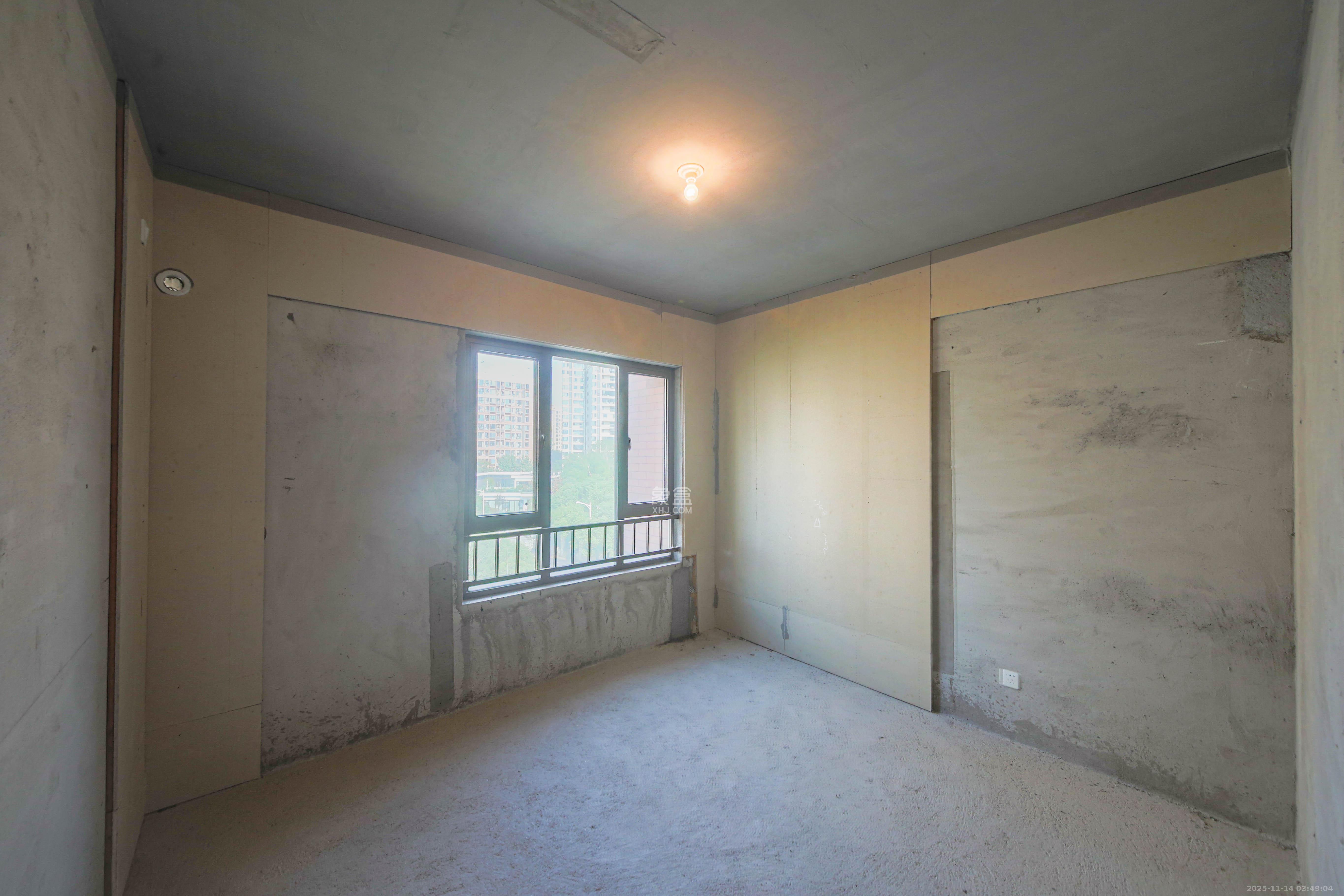 香缇雅苑（鑫远翡丽郡二期）  4室2厅2卫    176.0万卧室