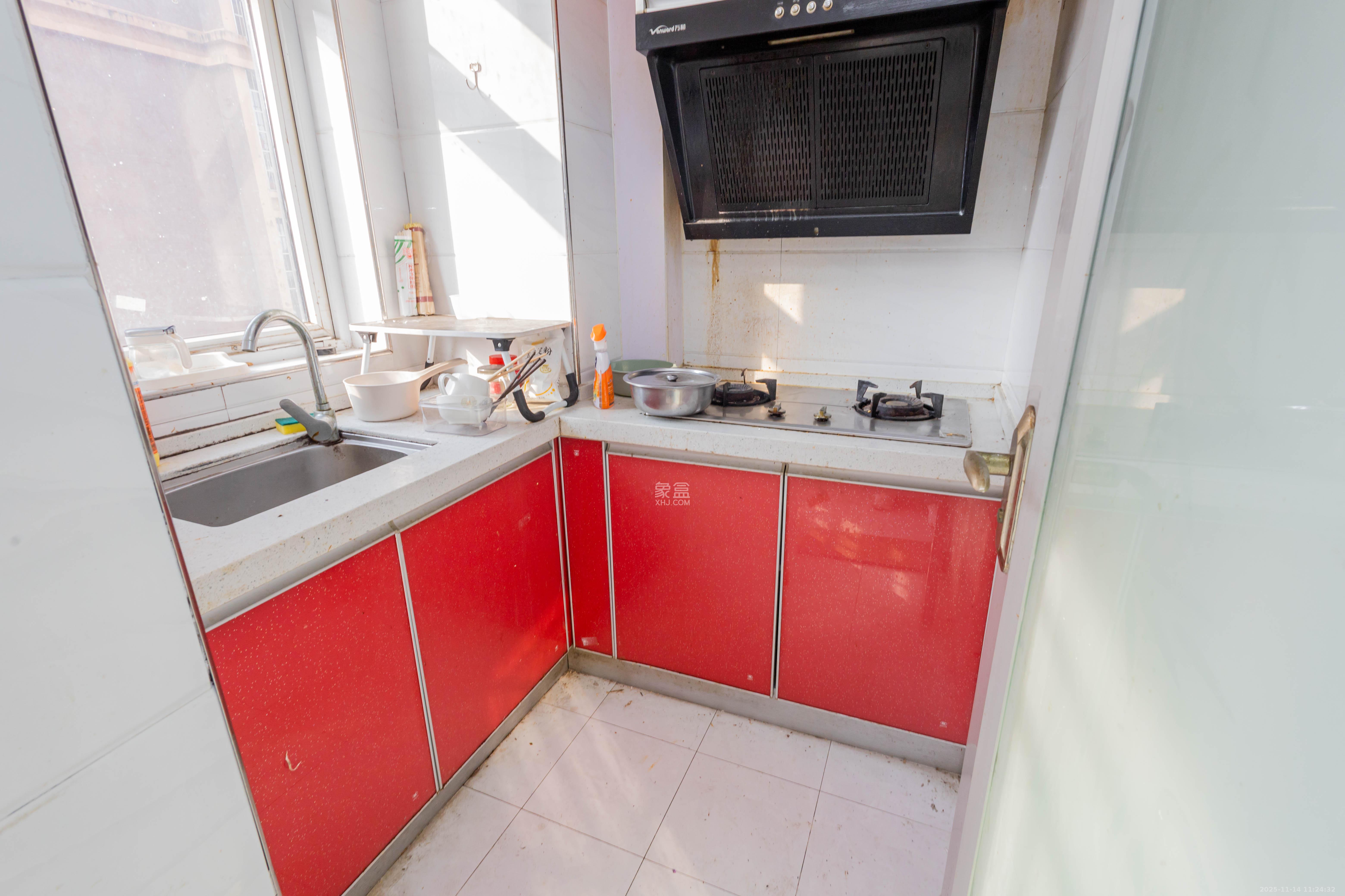 爵士湘 1室1厅1卫 16.8万 爵士湘 1室1厅1卫 16.8万厨房