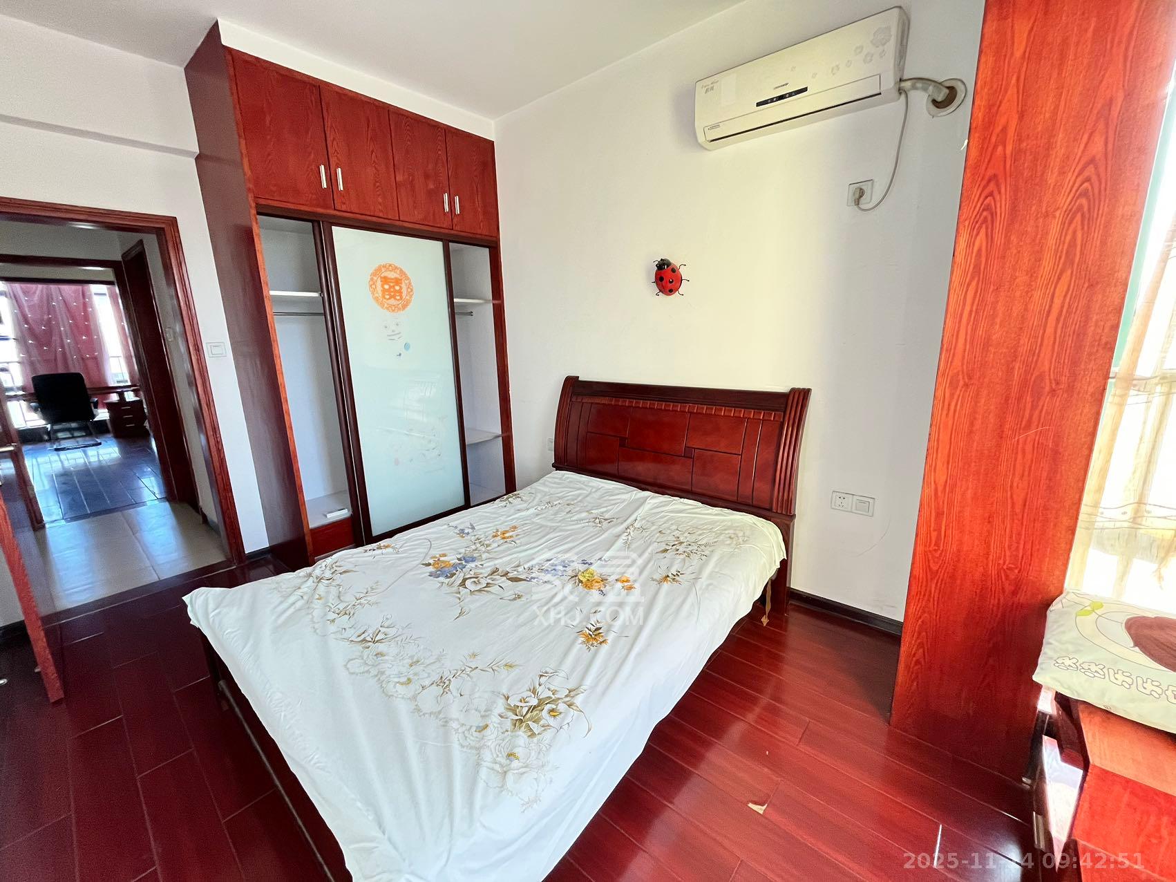 望兴景园一期 3室2厅1卫 2400.0元/月 望兴景园一期 3室2厅1卫 2400.0元/月室内图