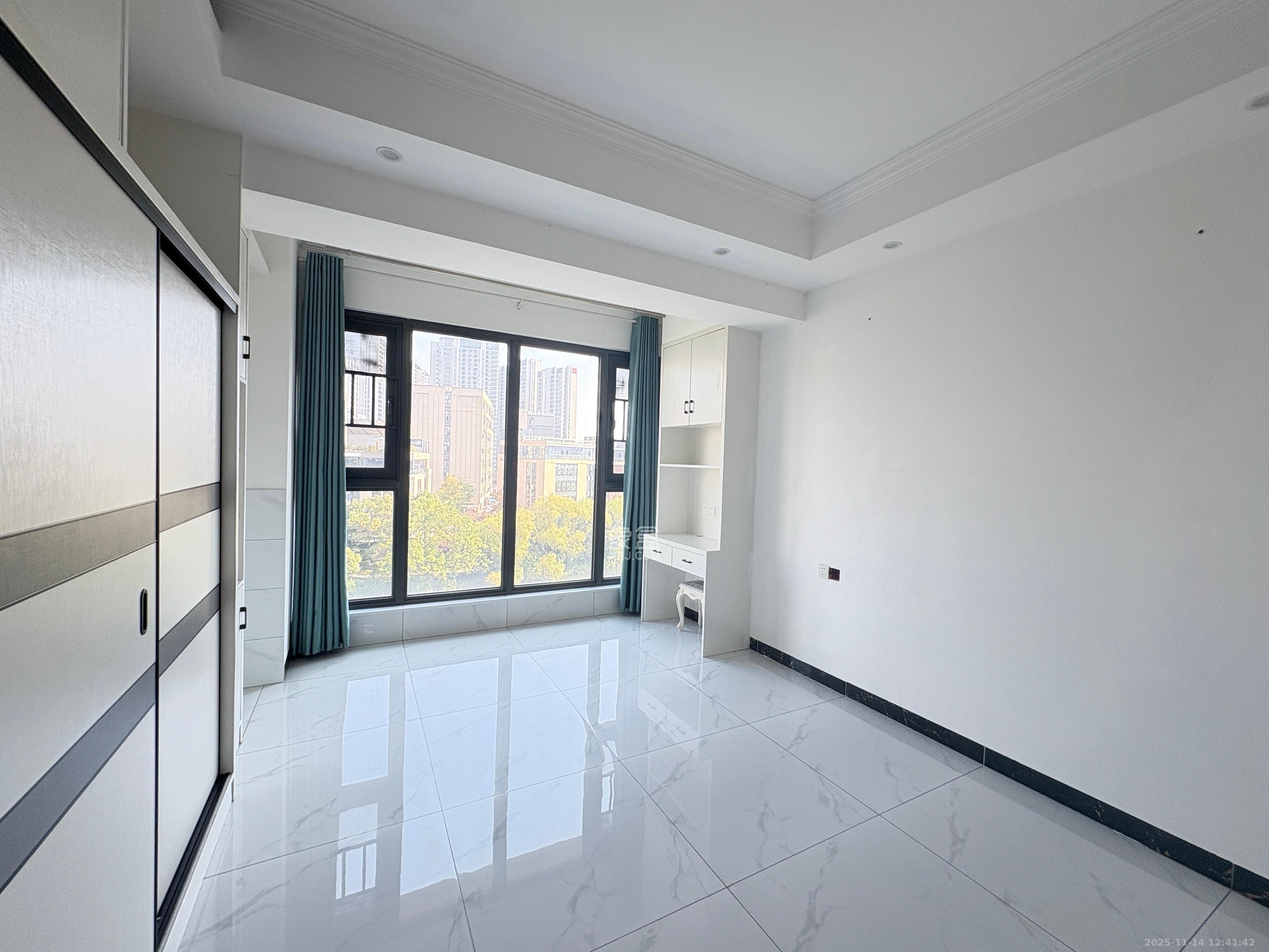 富力十号  1室1厅1卫    1800.0元/月室内图