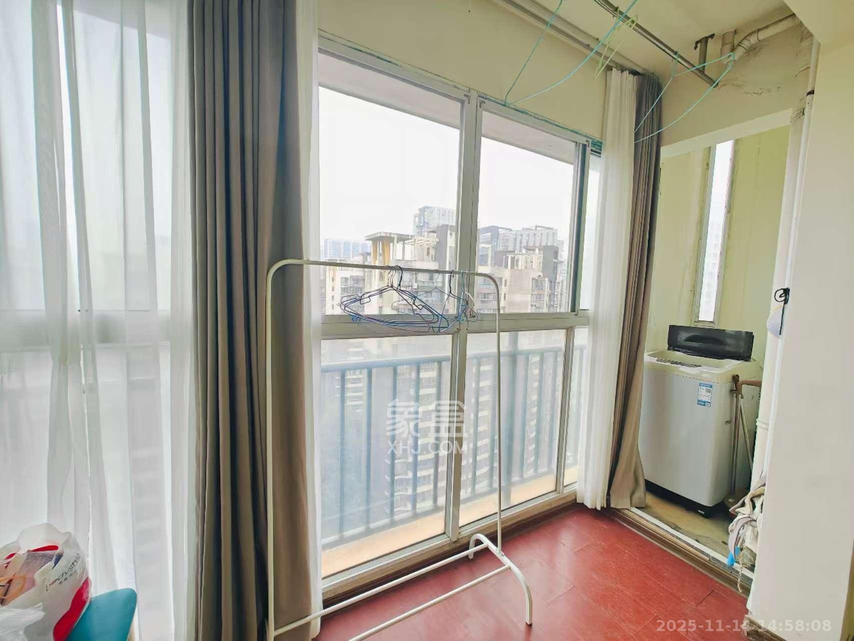 上河国际C区  1室1厅1卫    1700.0元/月室内图