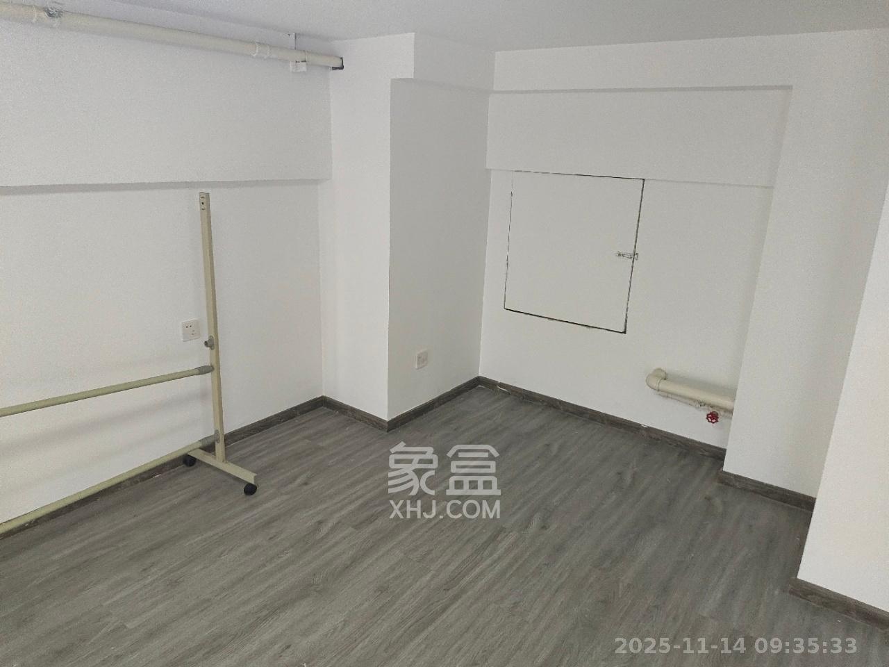 梅溪湖金茂湾 2室1厅2卫 3200.0元/月 梅溪湖金茂湾 2室1厅2卫 3200.0元/月室内图