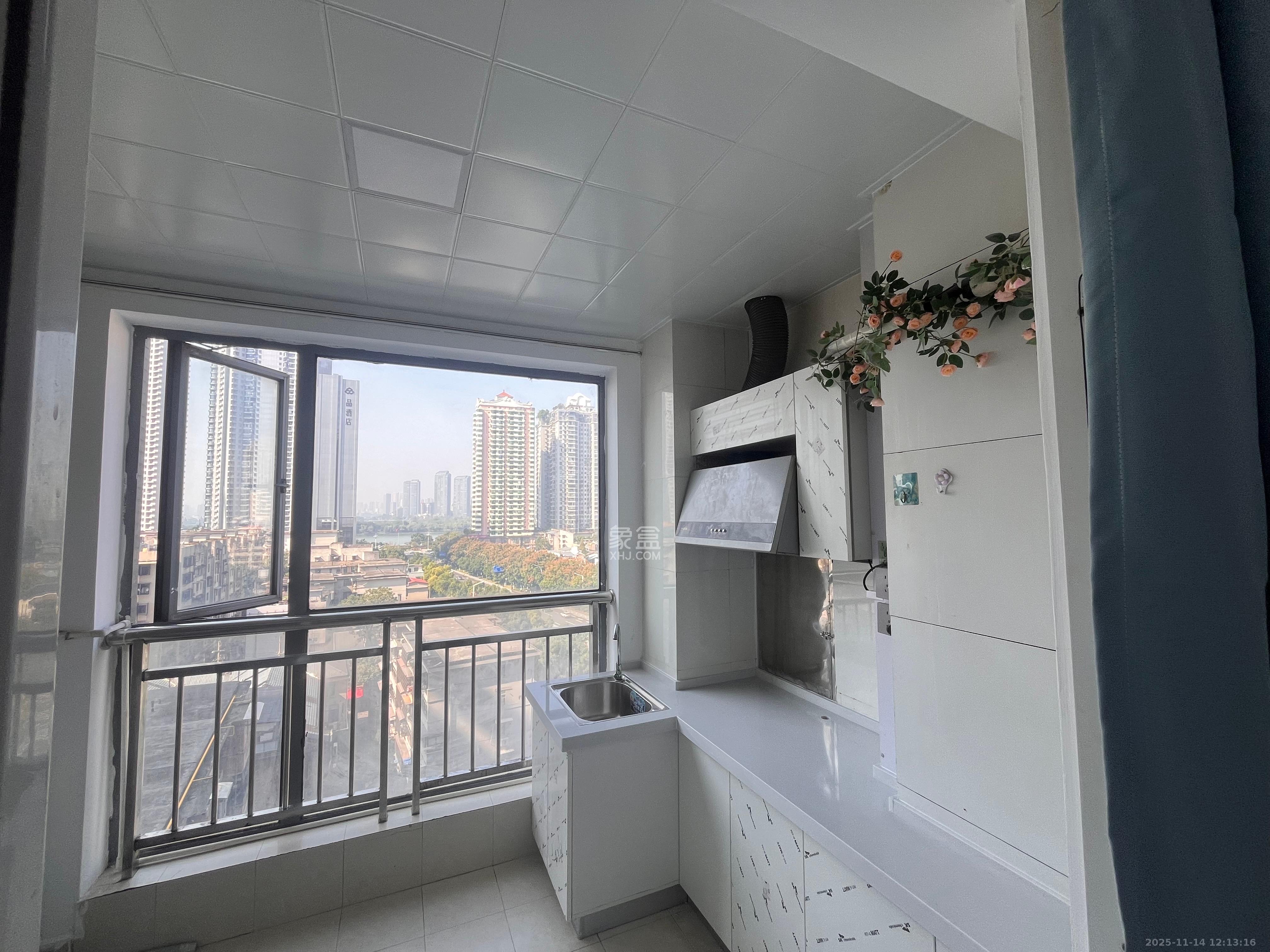 上城金都 1室1厅1卫 2200.0元/月 上城金都 1室1厅1卫 2200.0元/月室内图