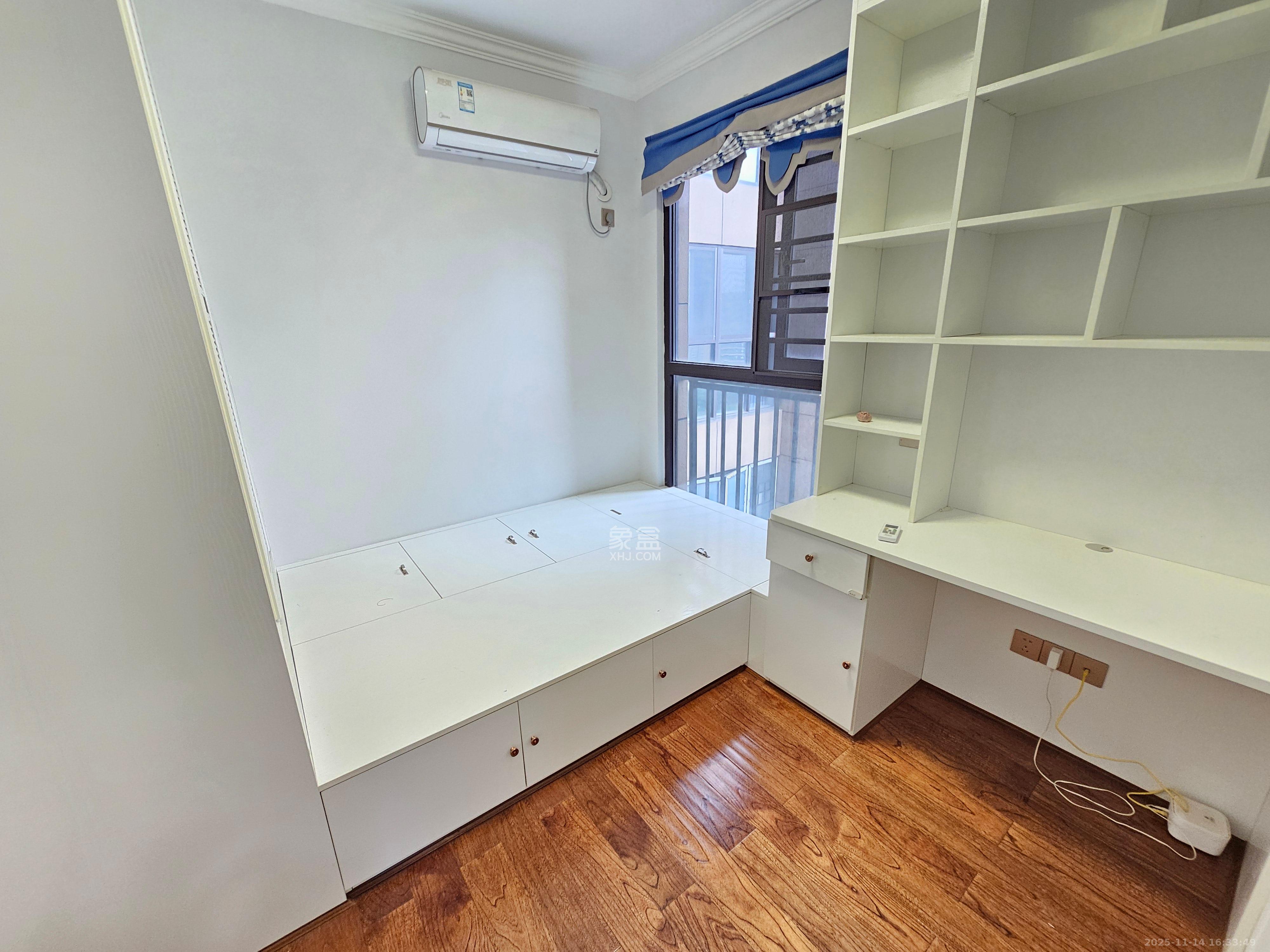 湘腾琴岛  3室2厅2卫    3600.0元/月室内图