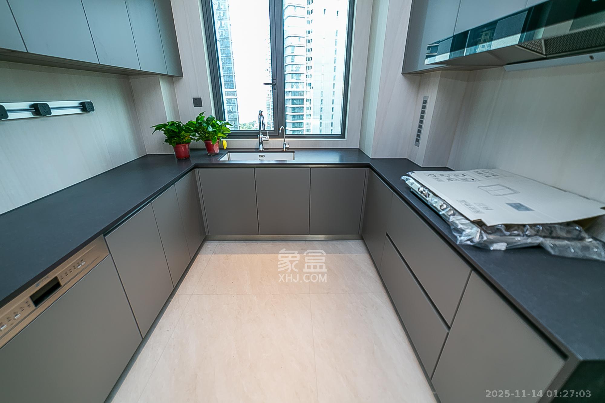 中海阅湘台 1室0厅0卫 368.0万 中海阅湘台 1室0厅0卫 368.0万厨房