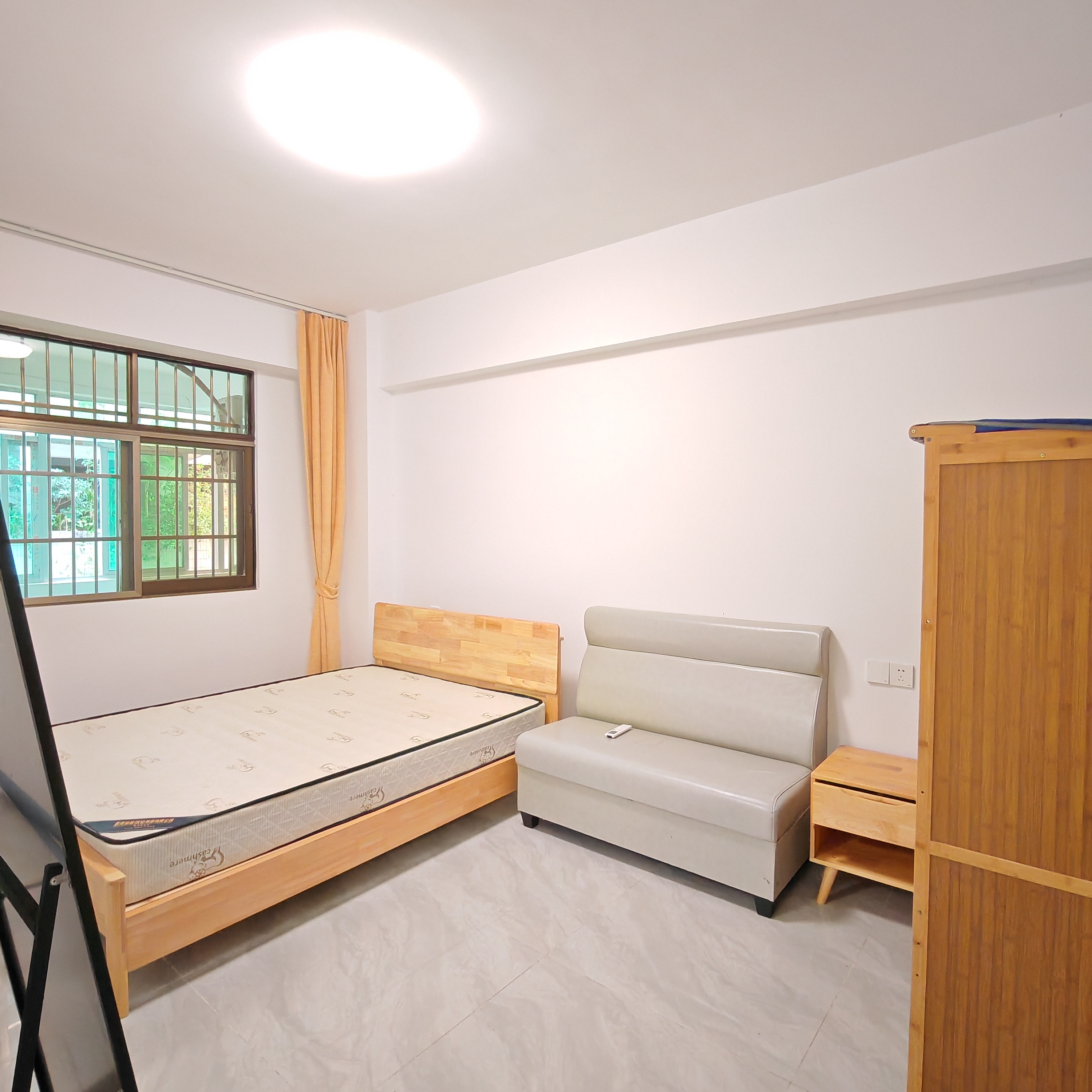 南海大厦(五指山路) 2室1厅1卫 2300.0元/月 南海大厦(五指山路) 2室1厅1卫 2300.0元/月室内图