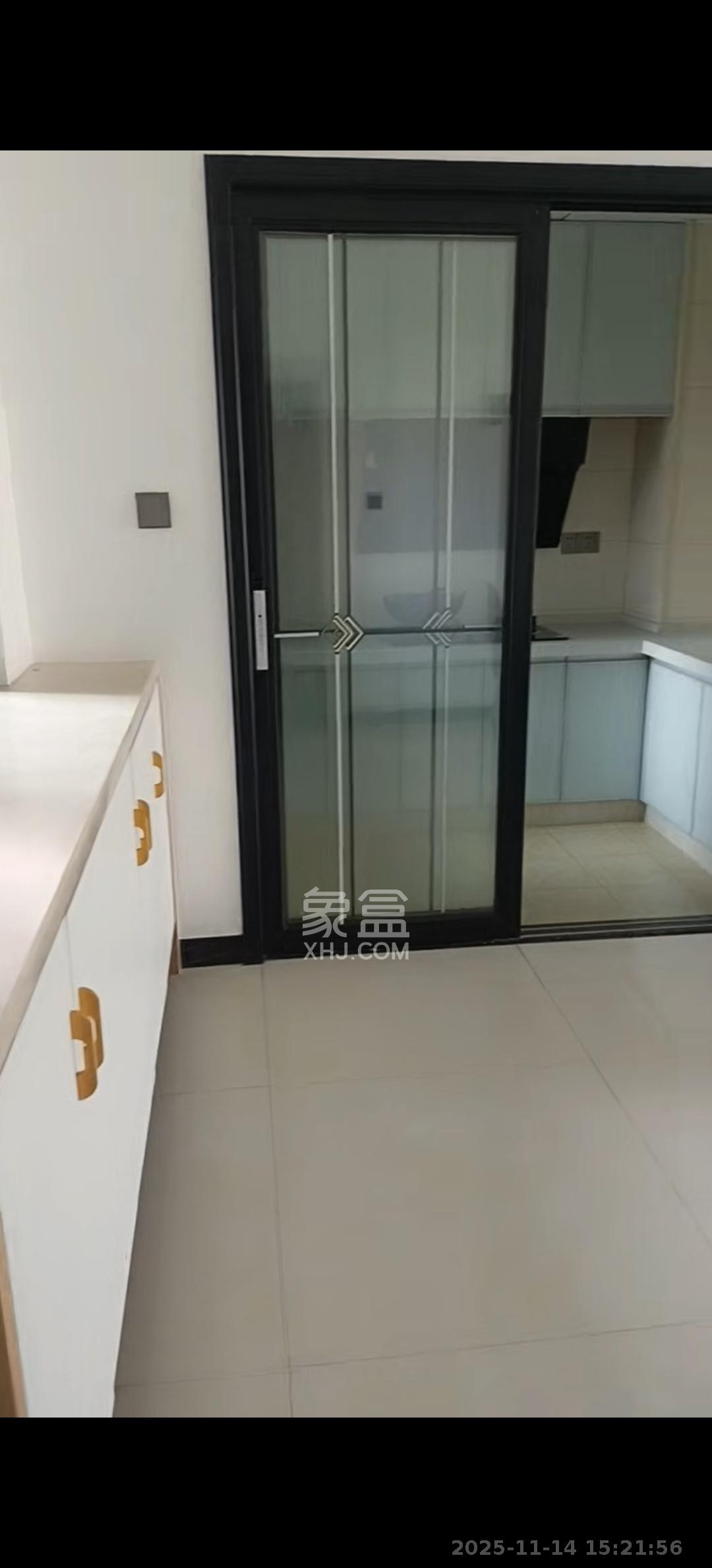 和润园三期  3室2厅2卫    2800.0元/月室内图