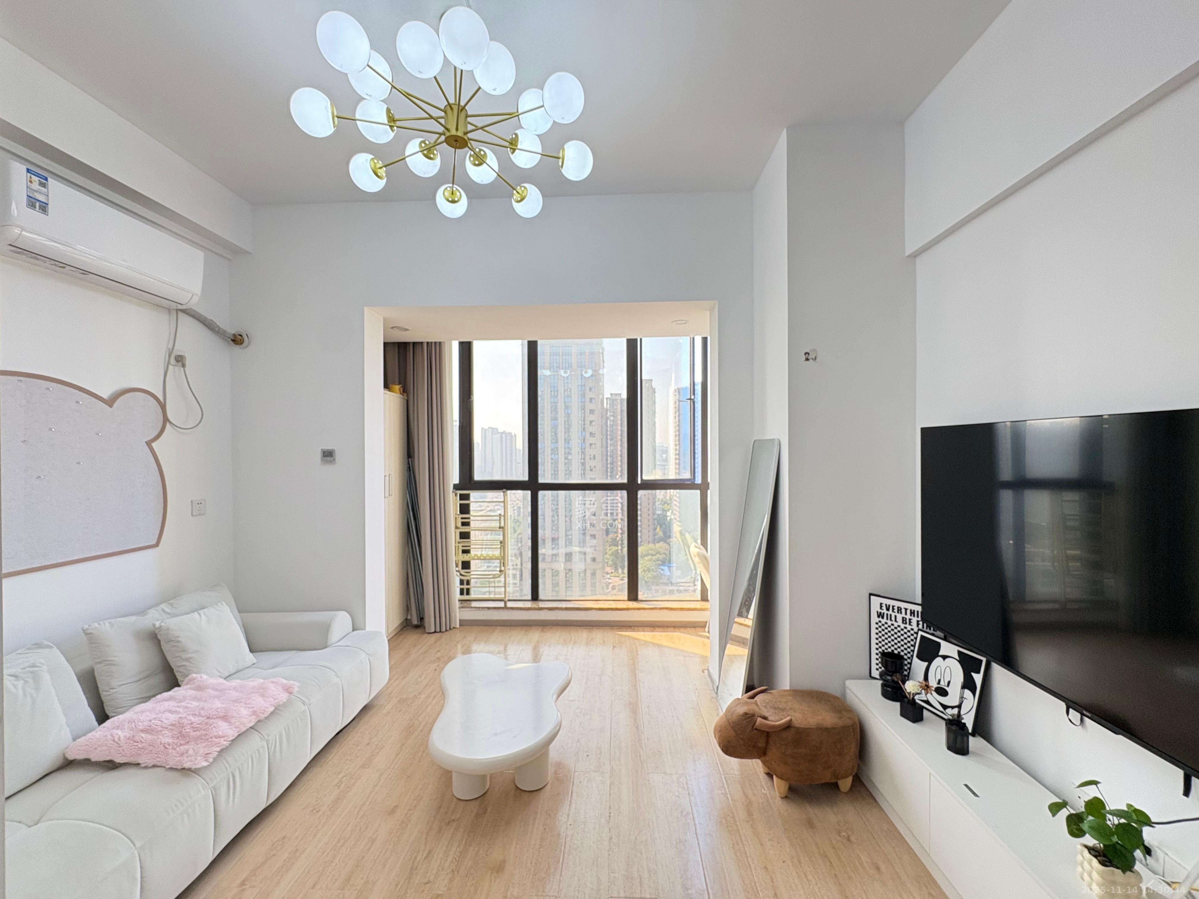 湘腾城市广场 1室0厅0卫 2100.0元/月 湘腾城市广场 1室0厅0卫 2100.0元/月室内图