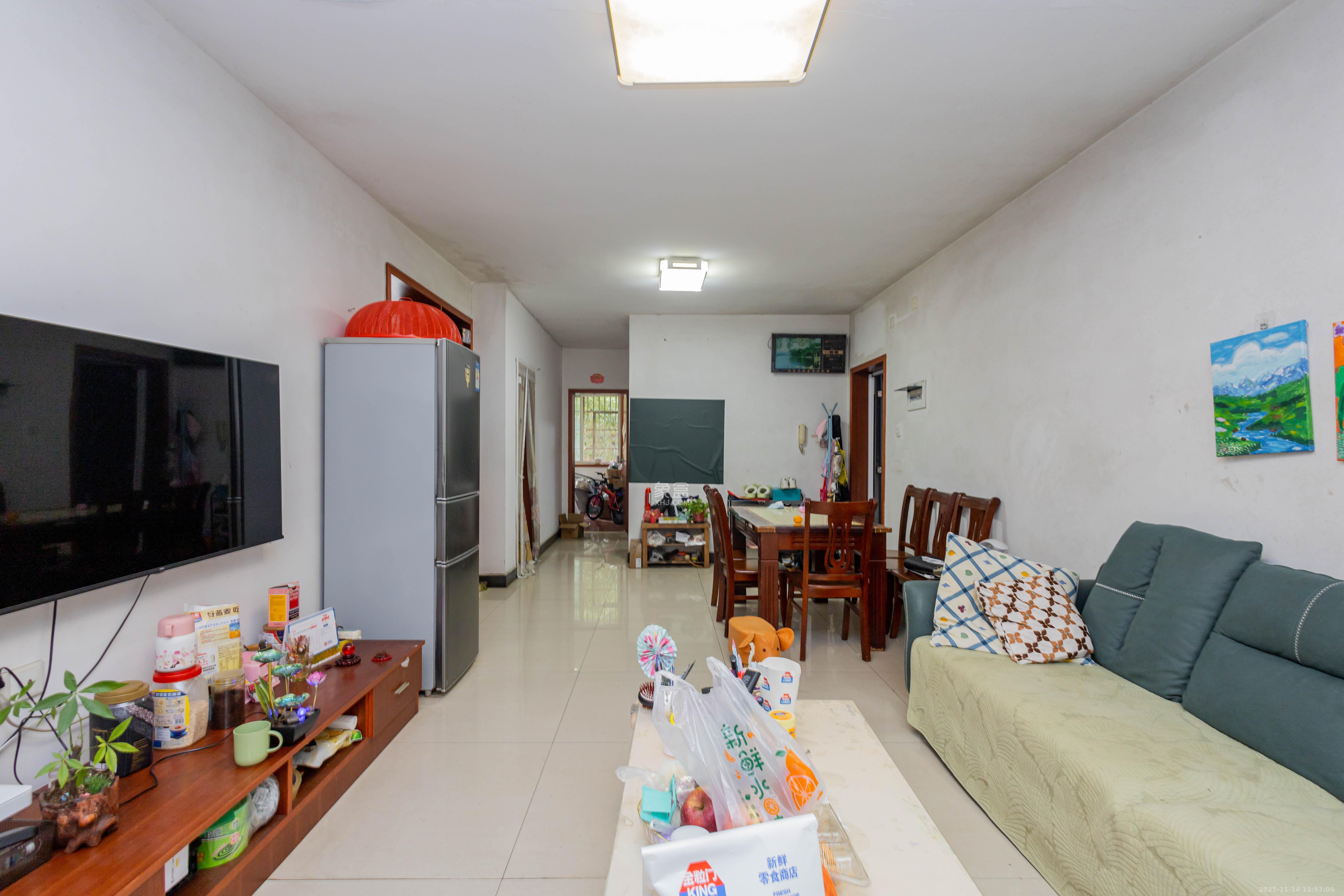 东岸锦城(东方人家) 3室2厅1卫 55.0万 东岸锦城(东方人家) 3室2厅1卫 55.0万客厅