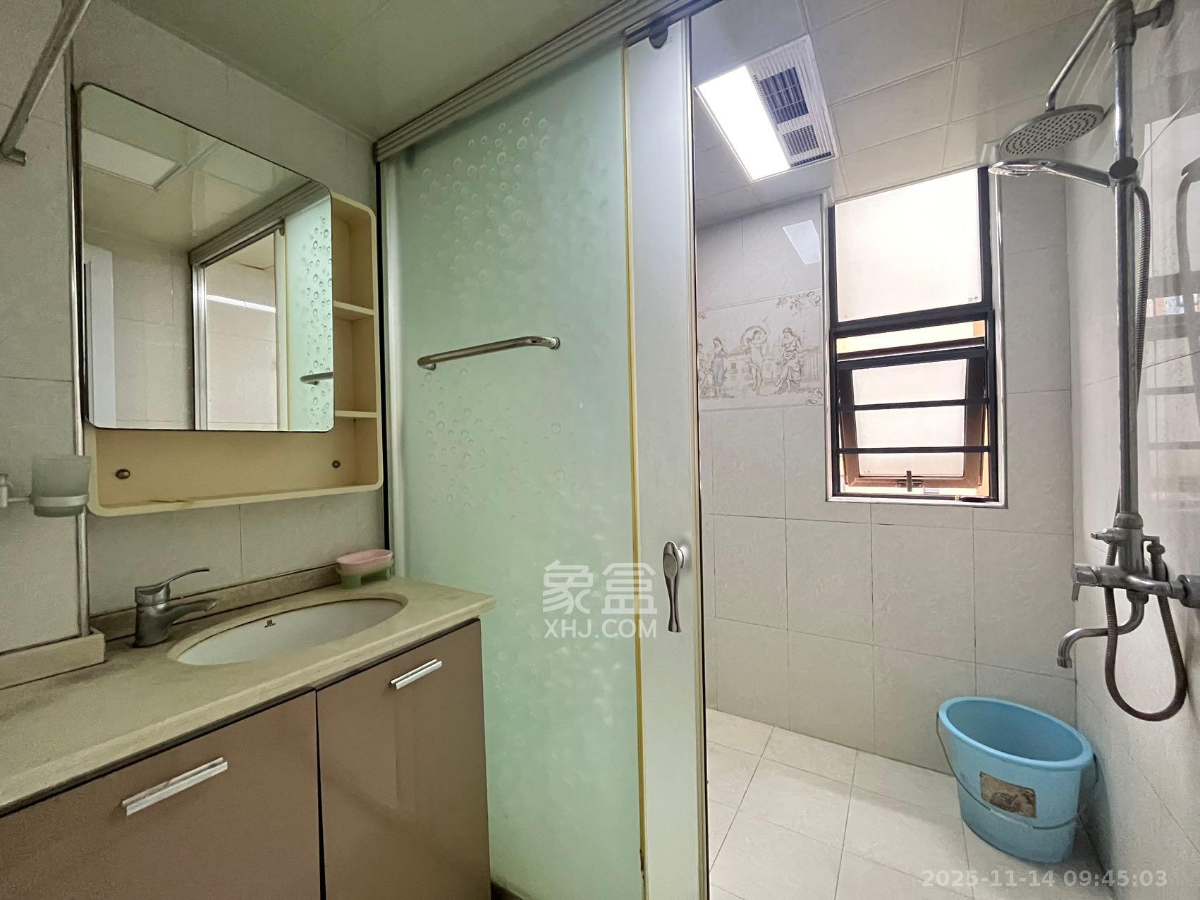 中一九骏（枫桥苑）  3室2厅1卫    2700.0元/月室内图