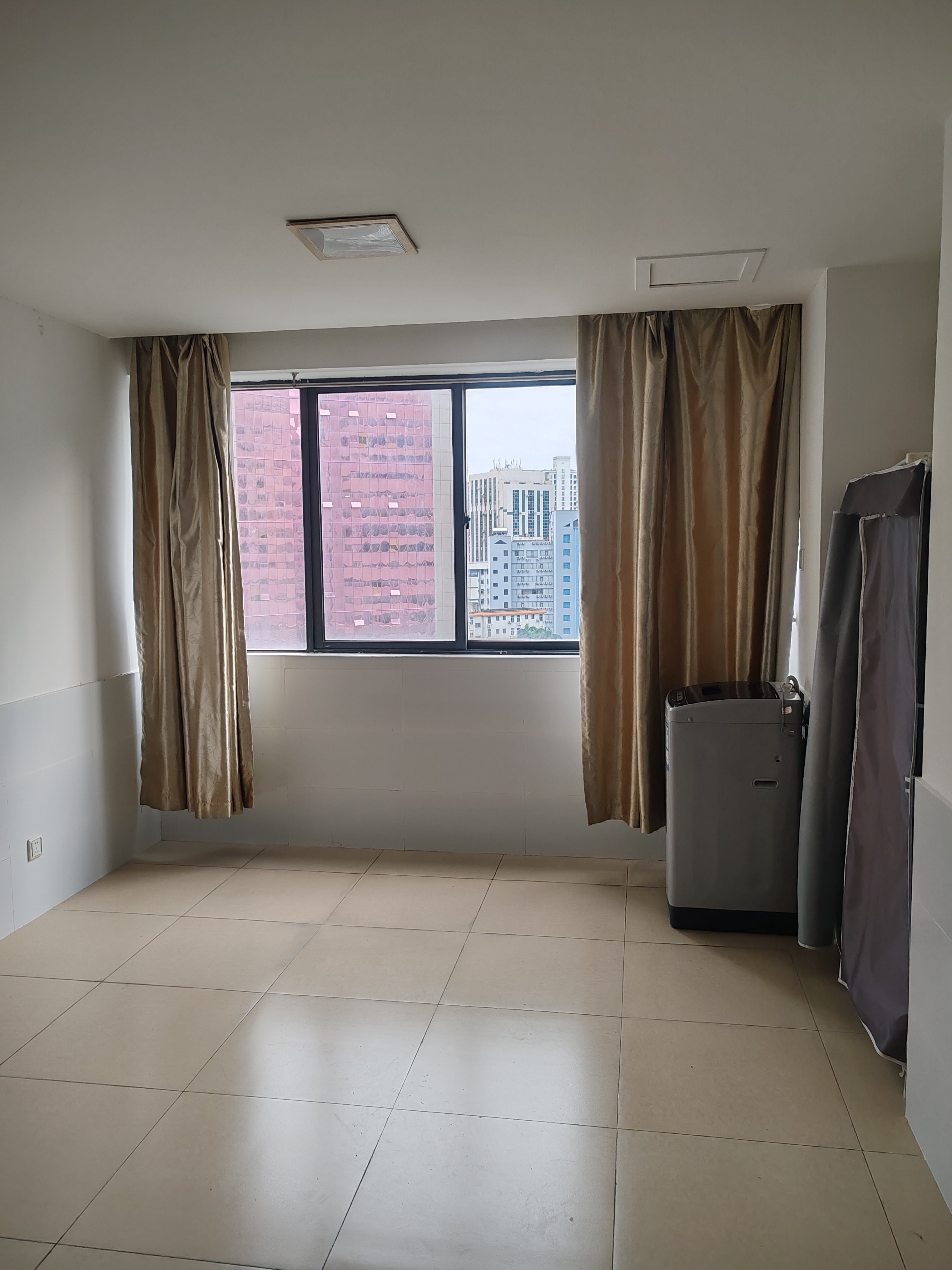 帝国大厦  1室1厅1卫    1500.0元/月室内图1