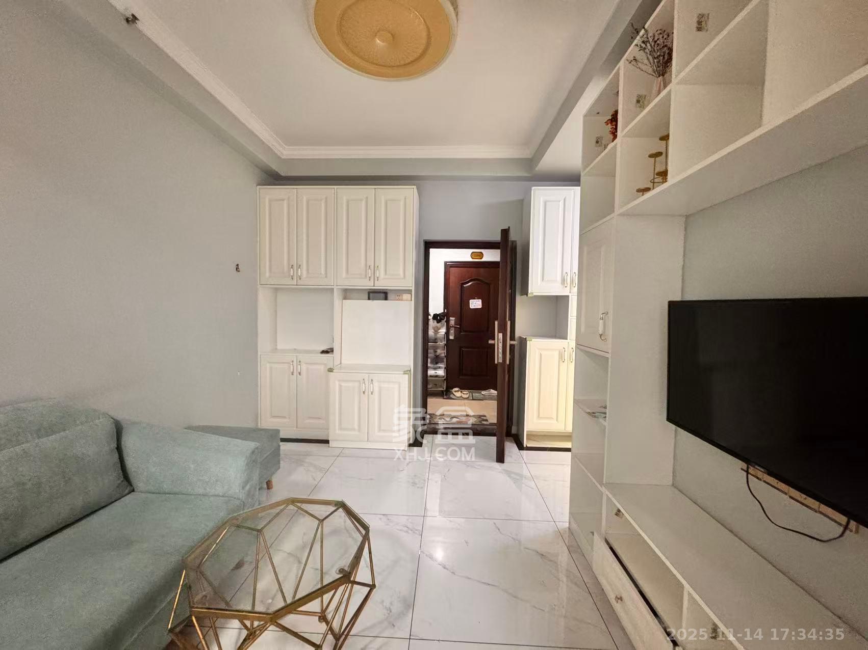 荣悦台 1室1厅1卫 2400.0元/月 荣悦台 1室1厅1卫 2400.0元/月室内图