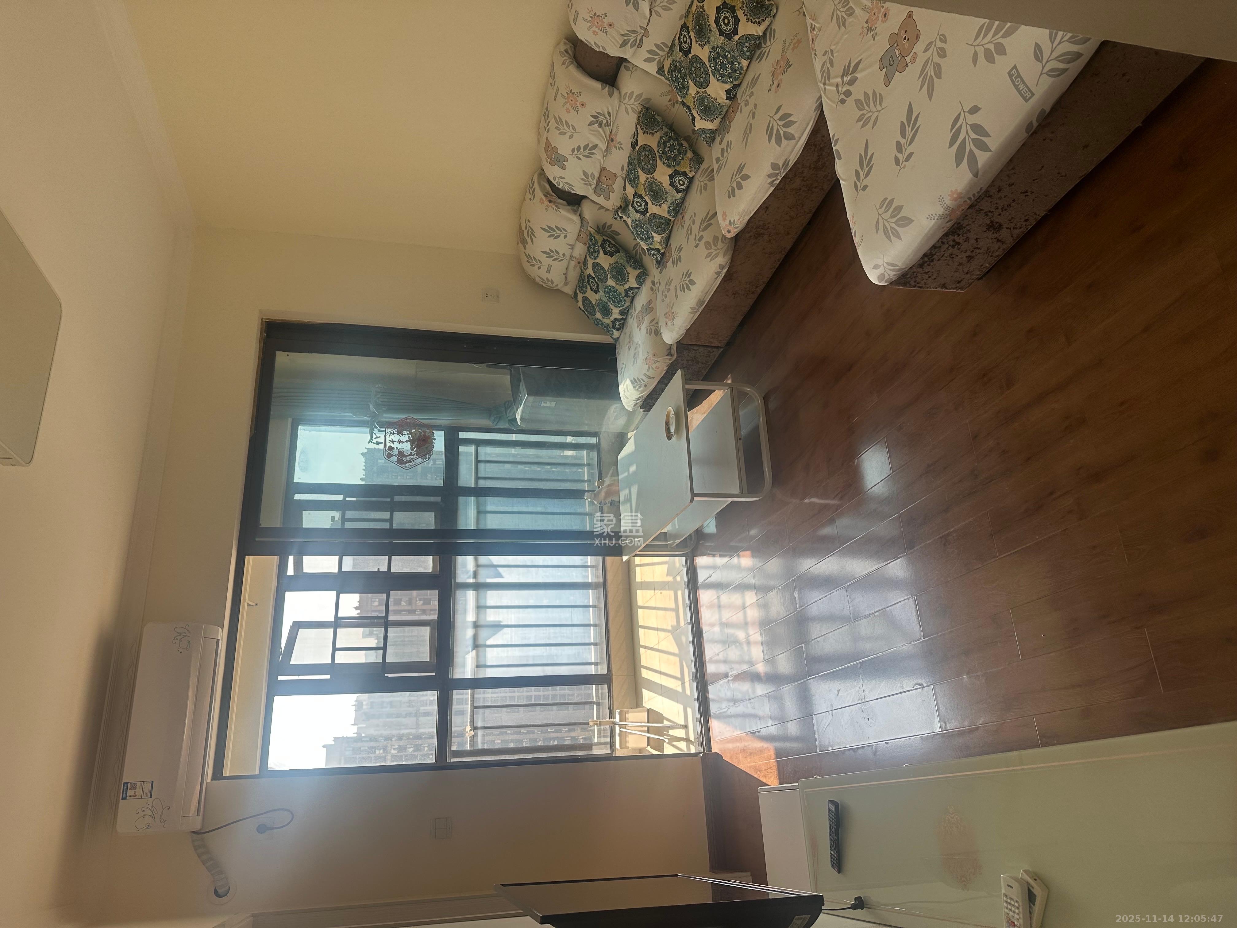 梅溪鑫苑名家  3室1厅1卫    2300.0元/月