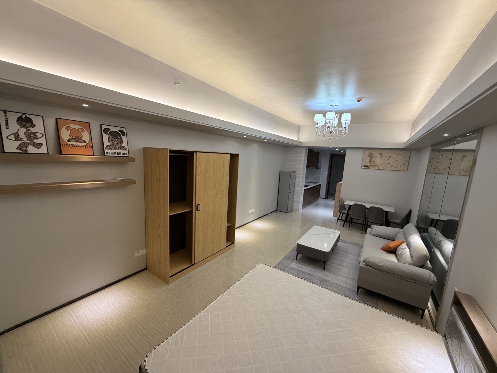 恒大外滩  1室0厅1卫    2500.0元/月