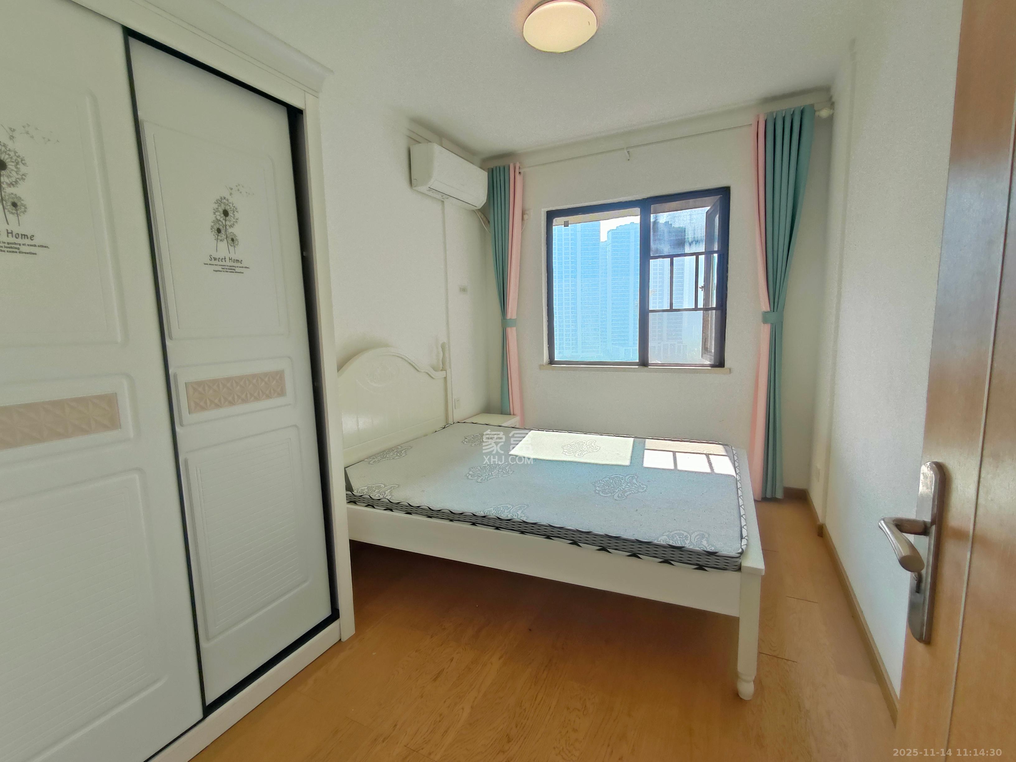 万润滨江天著  3室2厅1卫    2400.0元/月室内图