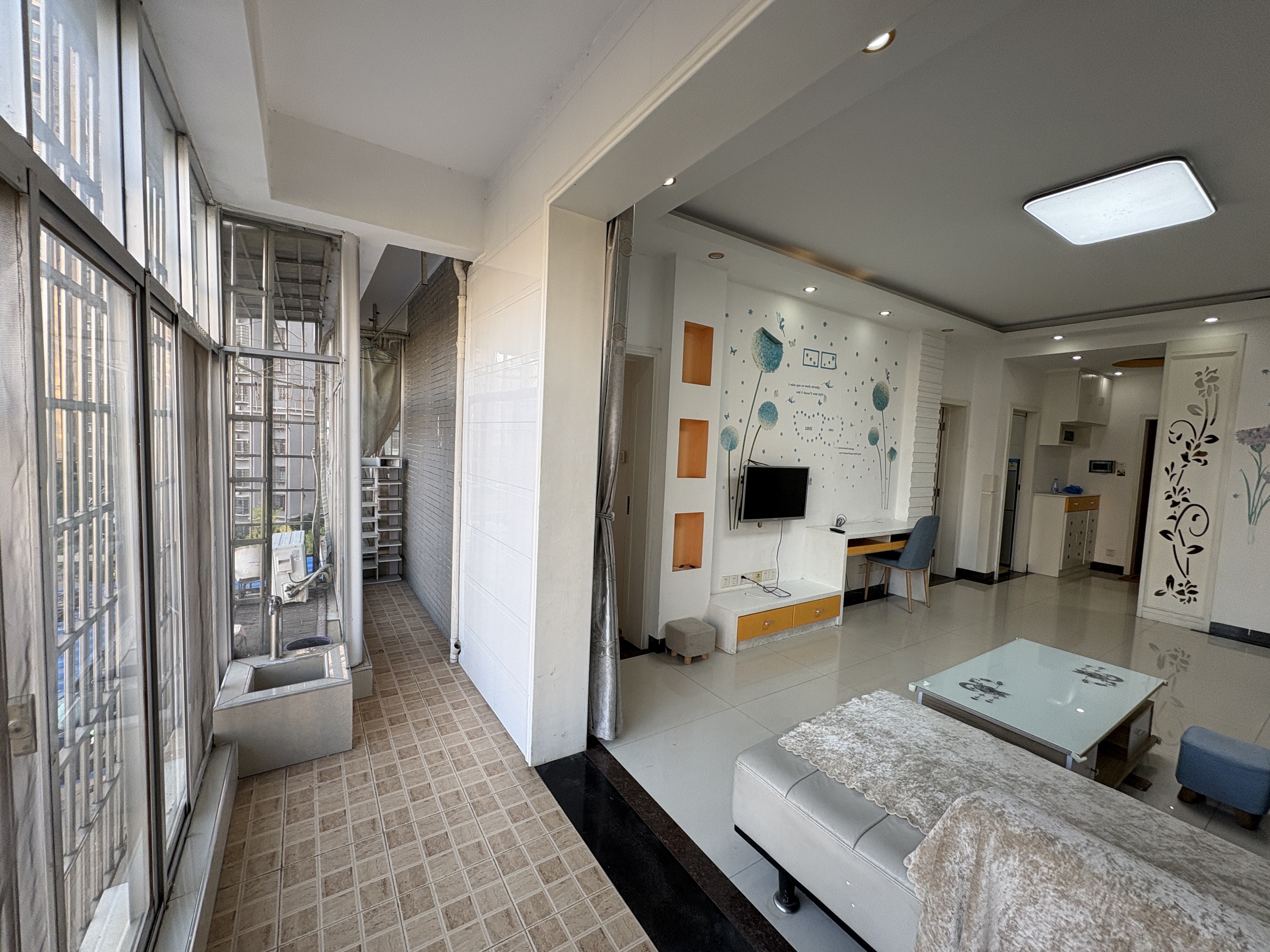 景明佳园  2室2厅1卫    35.8万阳台