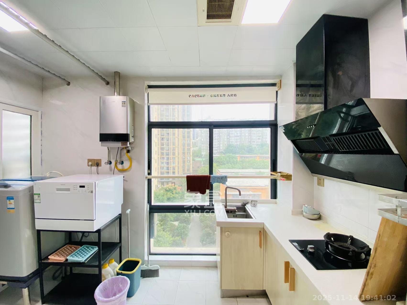 江南华府  1室1厅1卫    1800.0元/月室内图