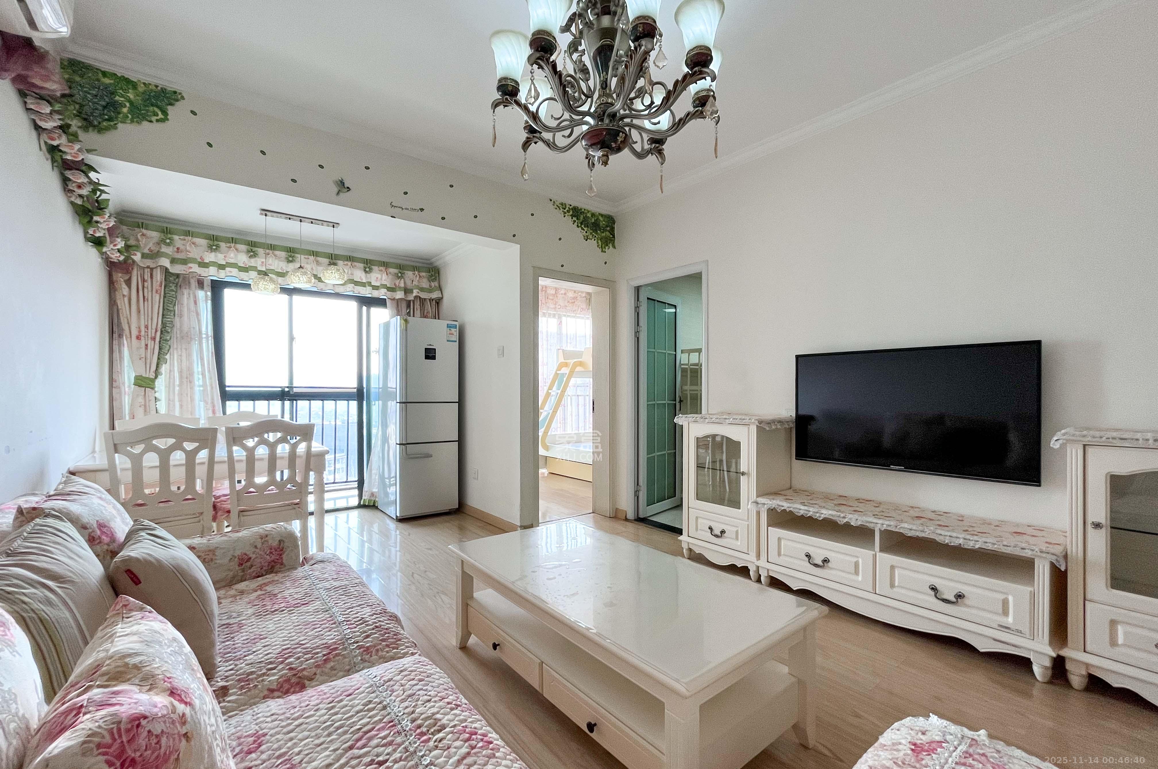 西铁馨寓(西铁领寓) 1室1厅1卫 48.0万 西铁馨寓(西铁领寓) 1室1厅1卫 48.0万客厅