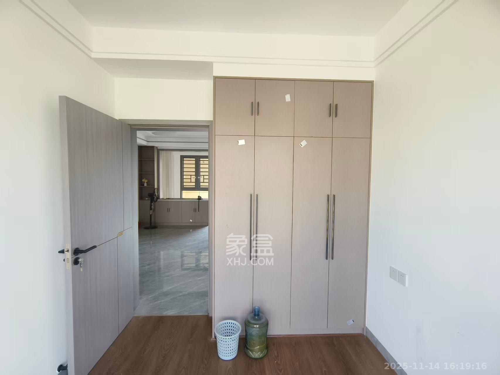 明发阅江悦府  3室2厅2卫    2100.0元/月室内图