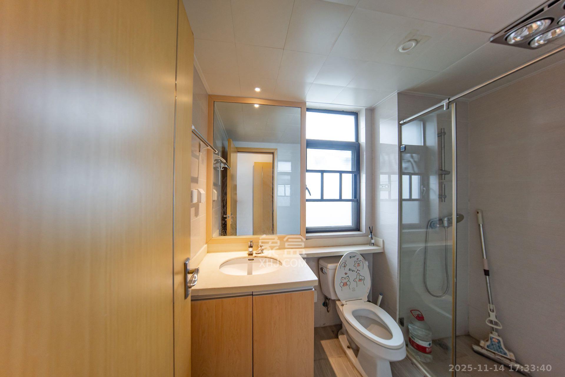 中海国际四期  3室2厅2卫    2300.0元/月室内图