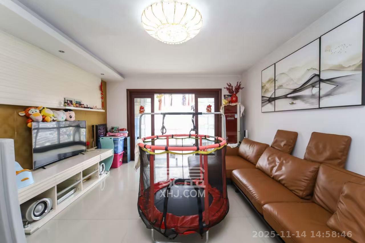 银港水晶城 3室2厅1卫 2900.0元/月 银港水晶城 3室2厅1卫 2900.0元/月室内图