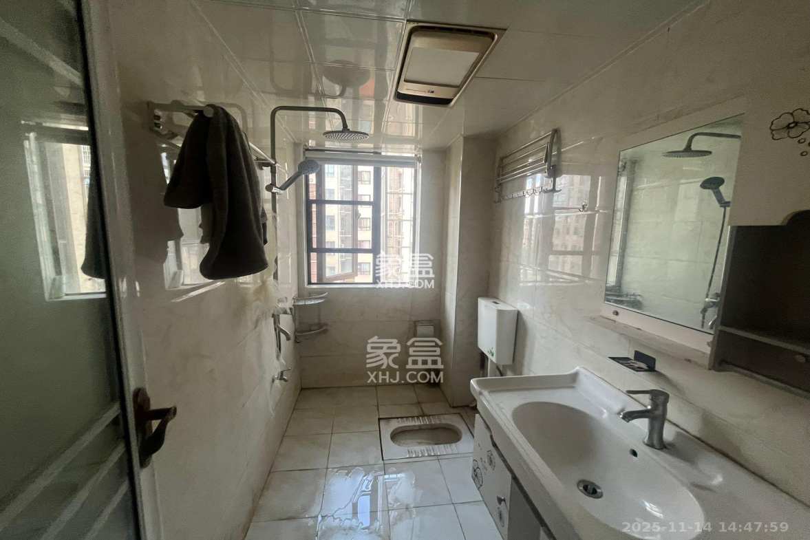 金房奥斯卡 4室2厅1卫 2300.0元/月 金房奥斯卡 4室2厅1卫 2300.0元/月室内图