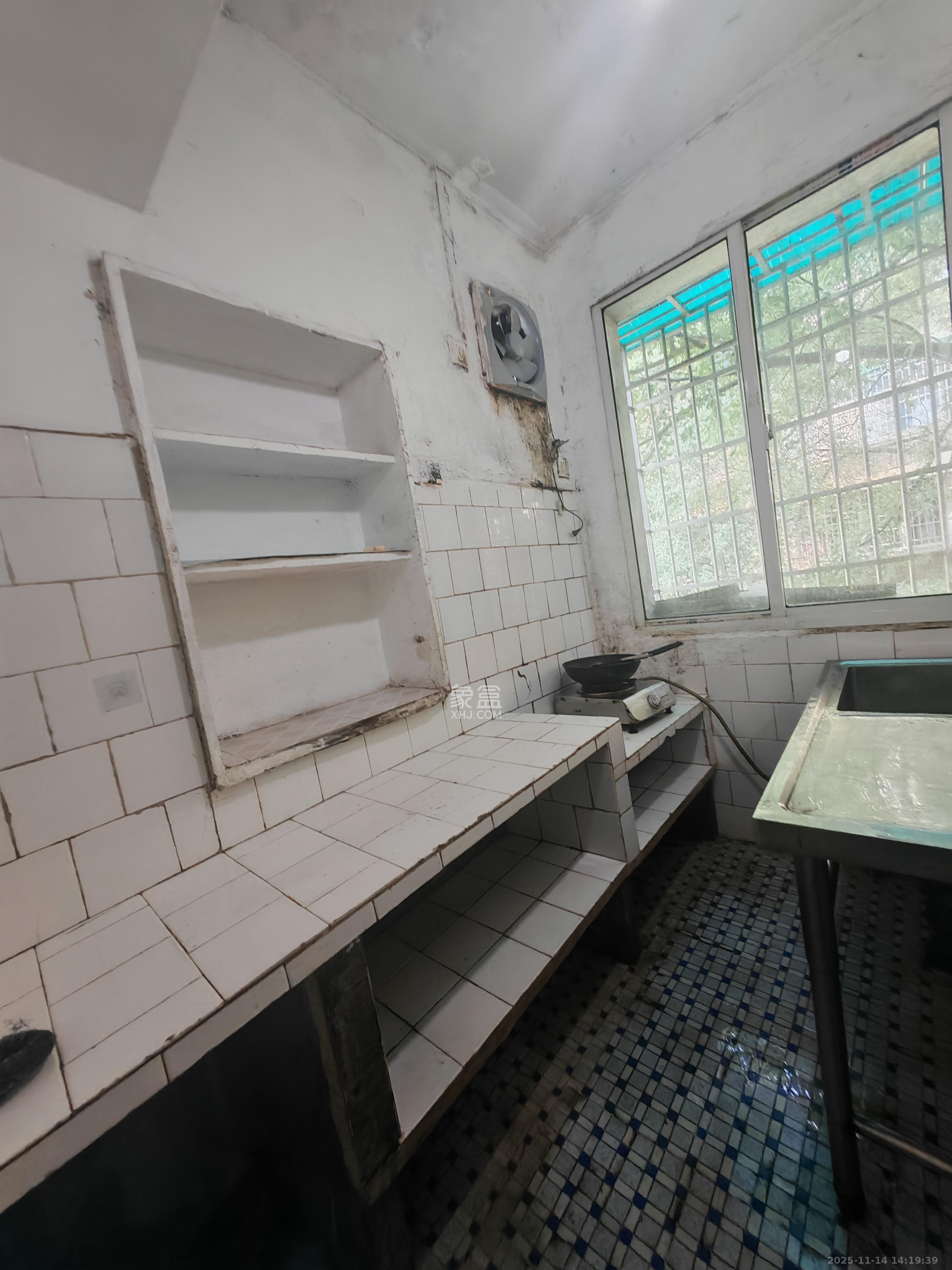 王公塘社区  2室1厅1卫    1400.0元/月室内图