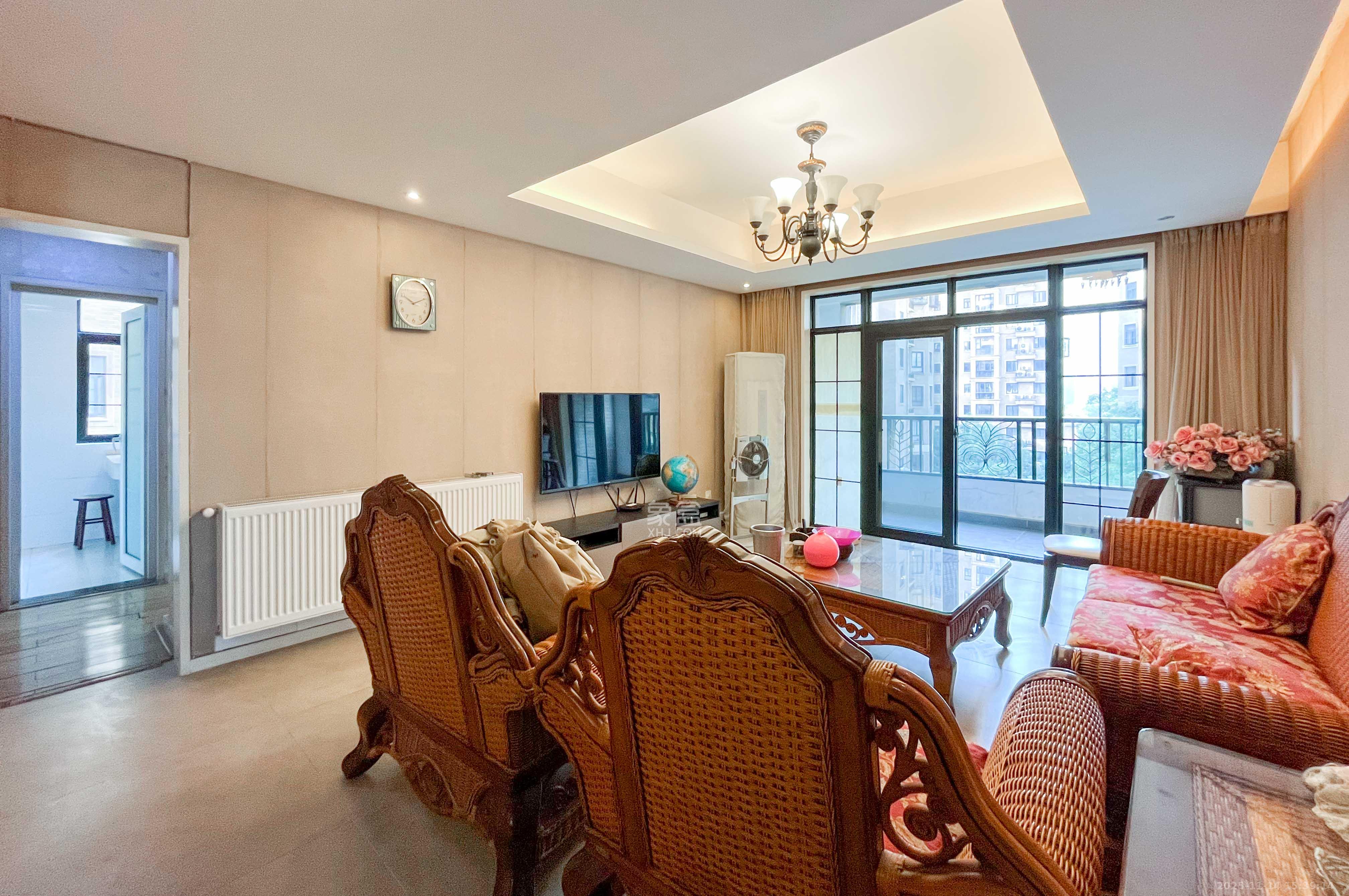 沁园春御院 3室2厅2卫 132.0万 沁园春御院 3室2厅2卫 132.0万客厅