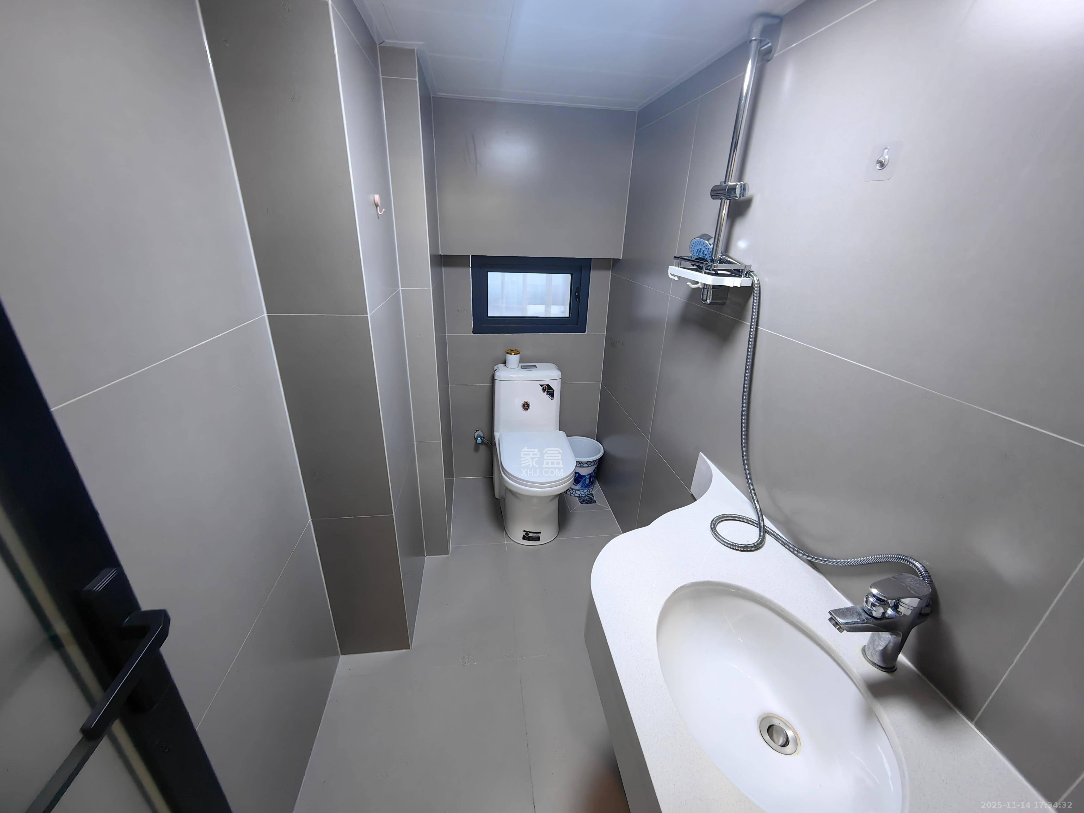 正荣梅溪紫阙台  3室2厅2卫    5800.0元/月室内图