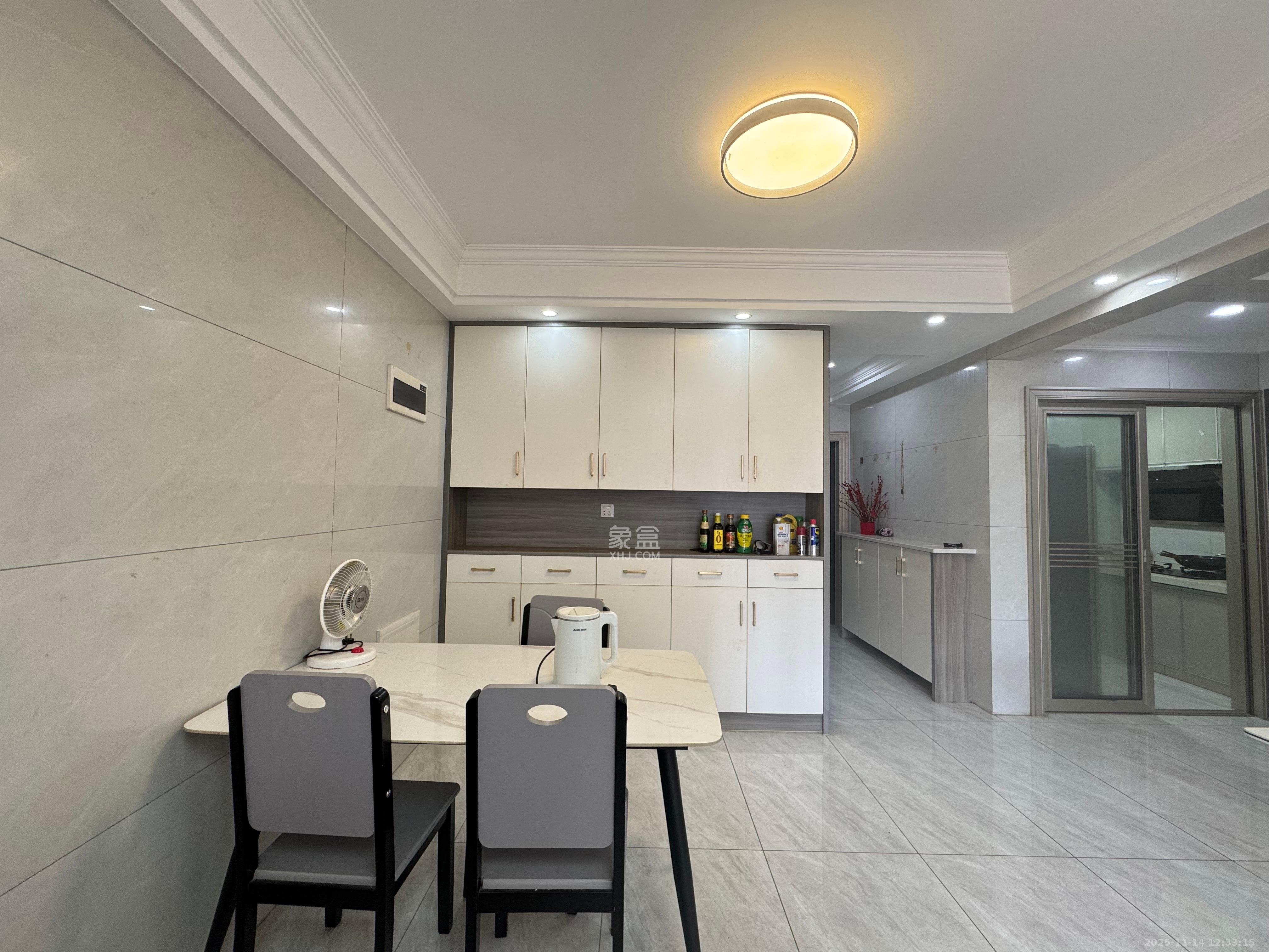 东宜新园  2室2厅1卫    2200.0元/月室内图