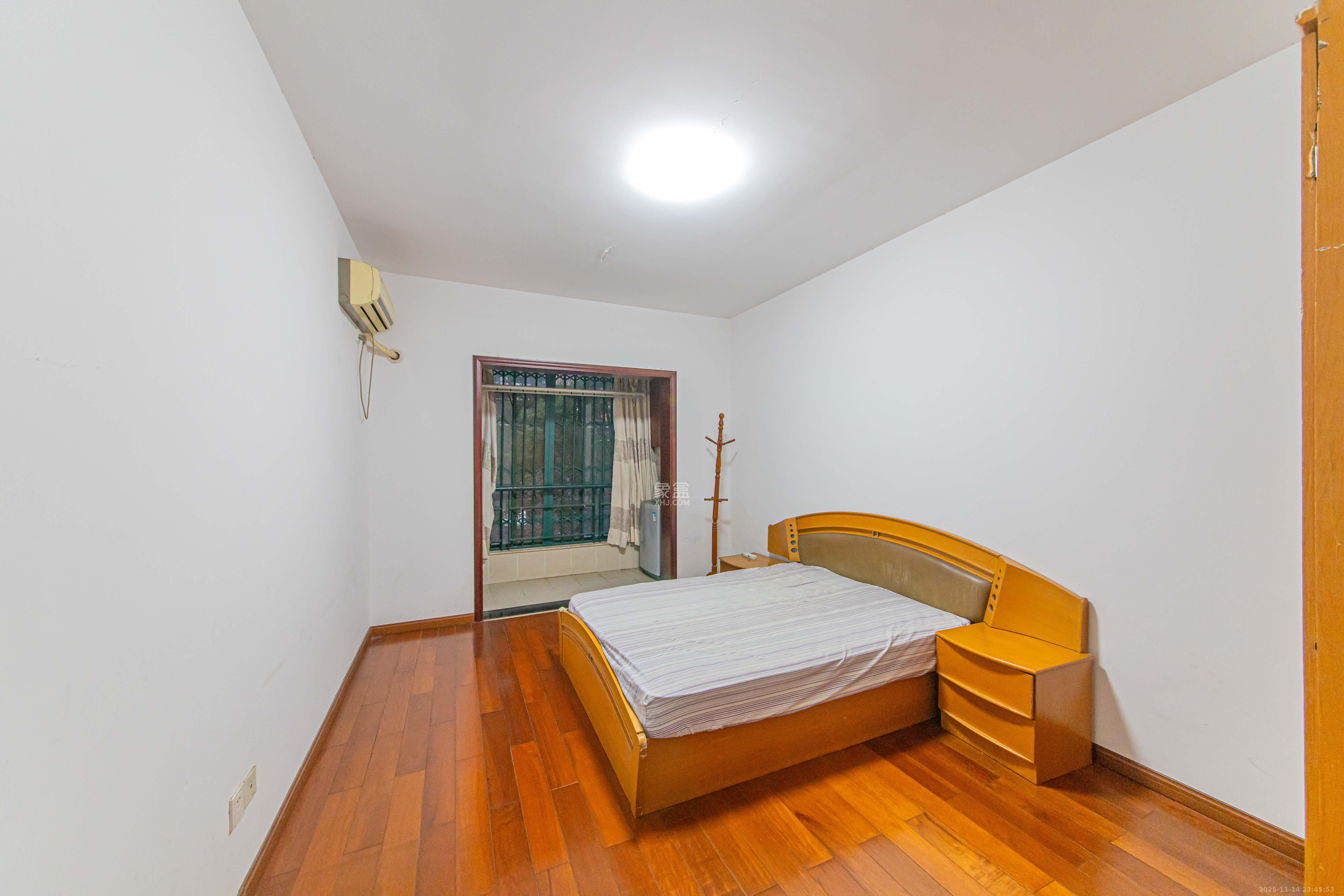 银桂苑 4室2厅2卫 145.0万 银桂苑 4室2厅2卫 145.0万卧室