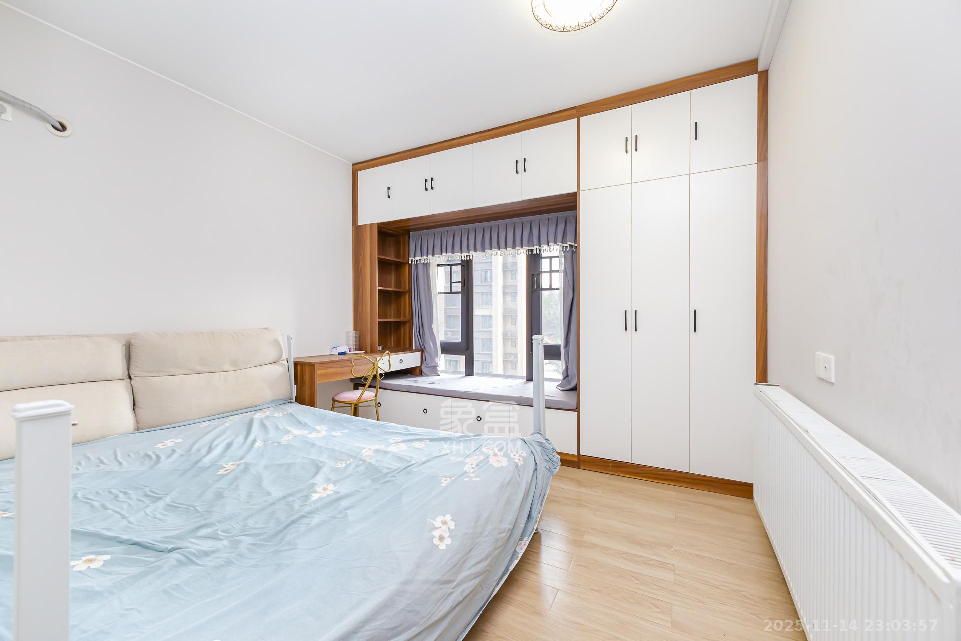 时代倾城五期  2室2厅1卫    69.5万卧室