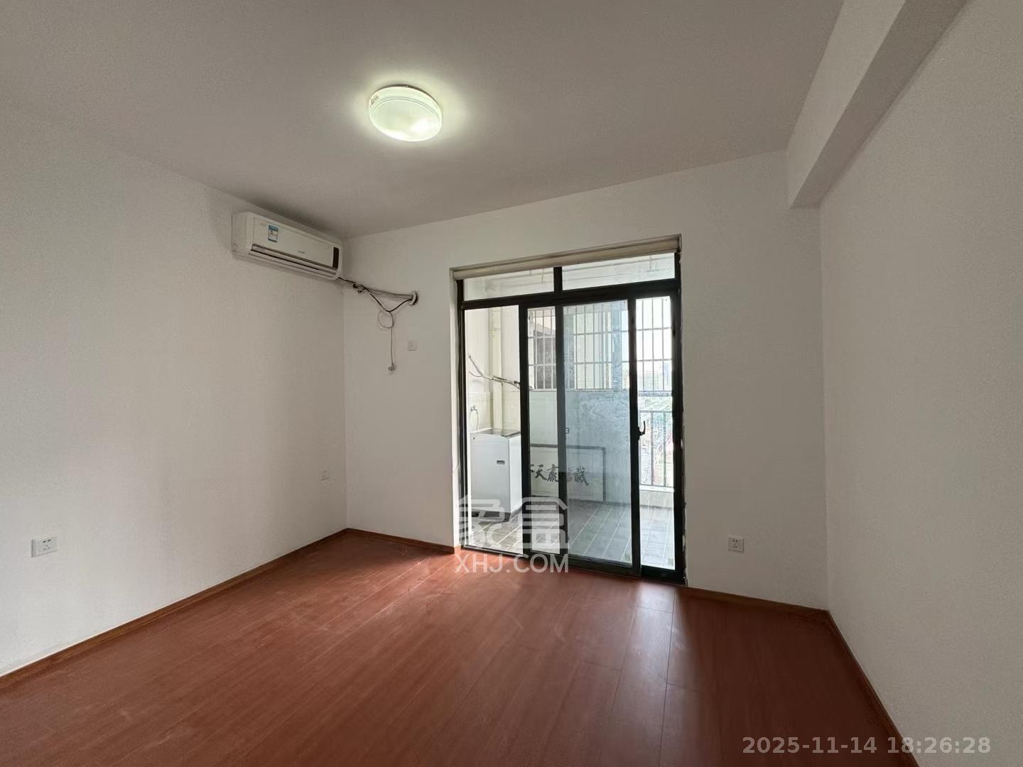 百纳广场(百纳公寓) 3室2厅1卫 3200.0元/月 百纳广场(百纳公寓) 3室2厅1卫 3200.0元/月室内图