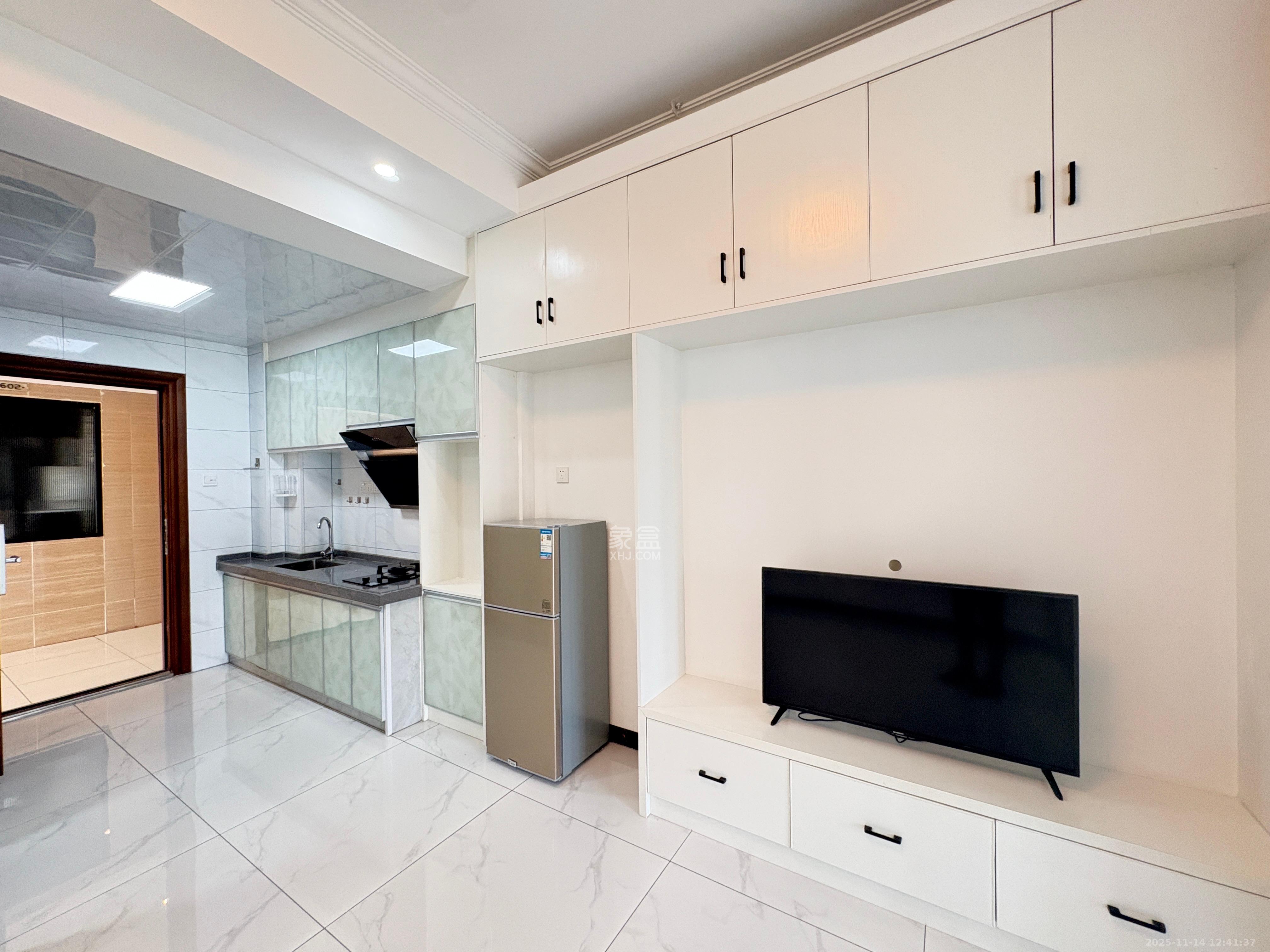 富力十号  1室1厅1卫    1800.0元/月室内图