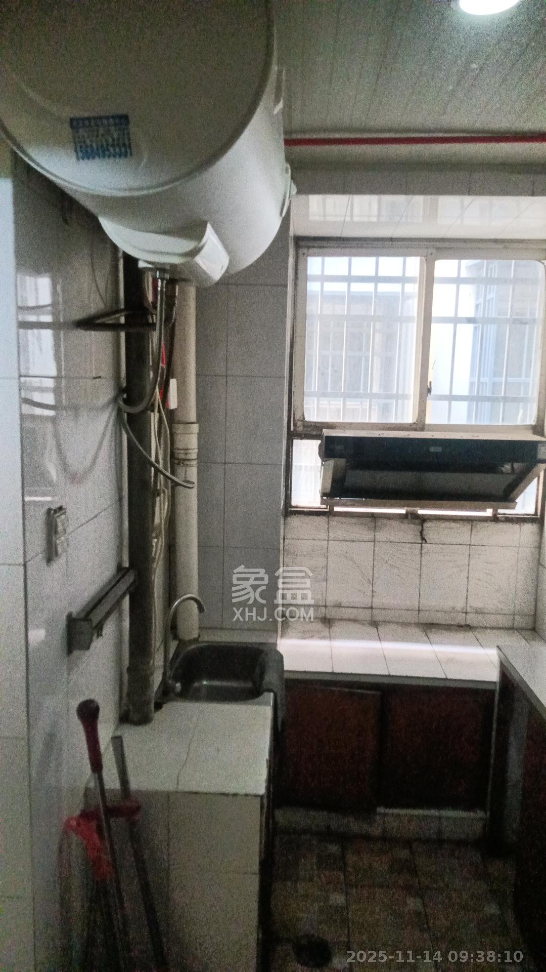 坡子街综合楼  2室2厅1卫    2000.0元/月室内图