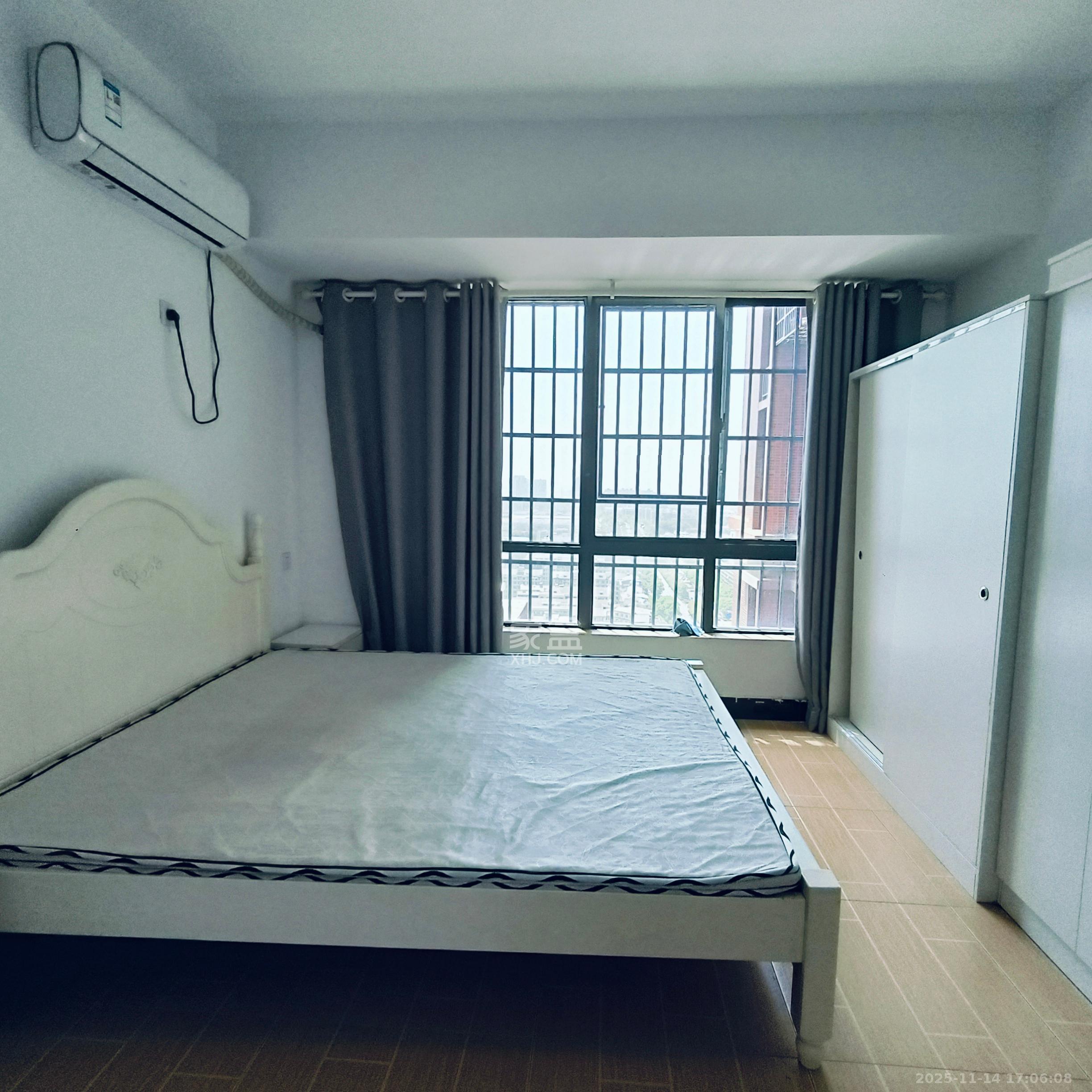 海德公园  4室2厅2卫    2200.0元/月室内图