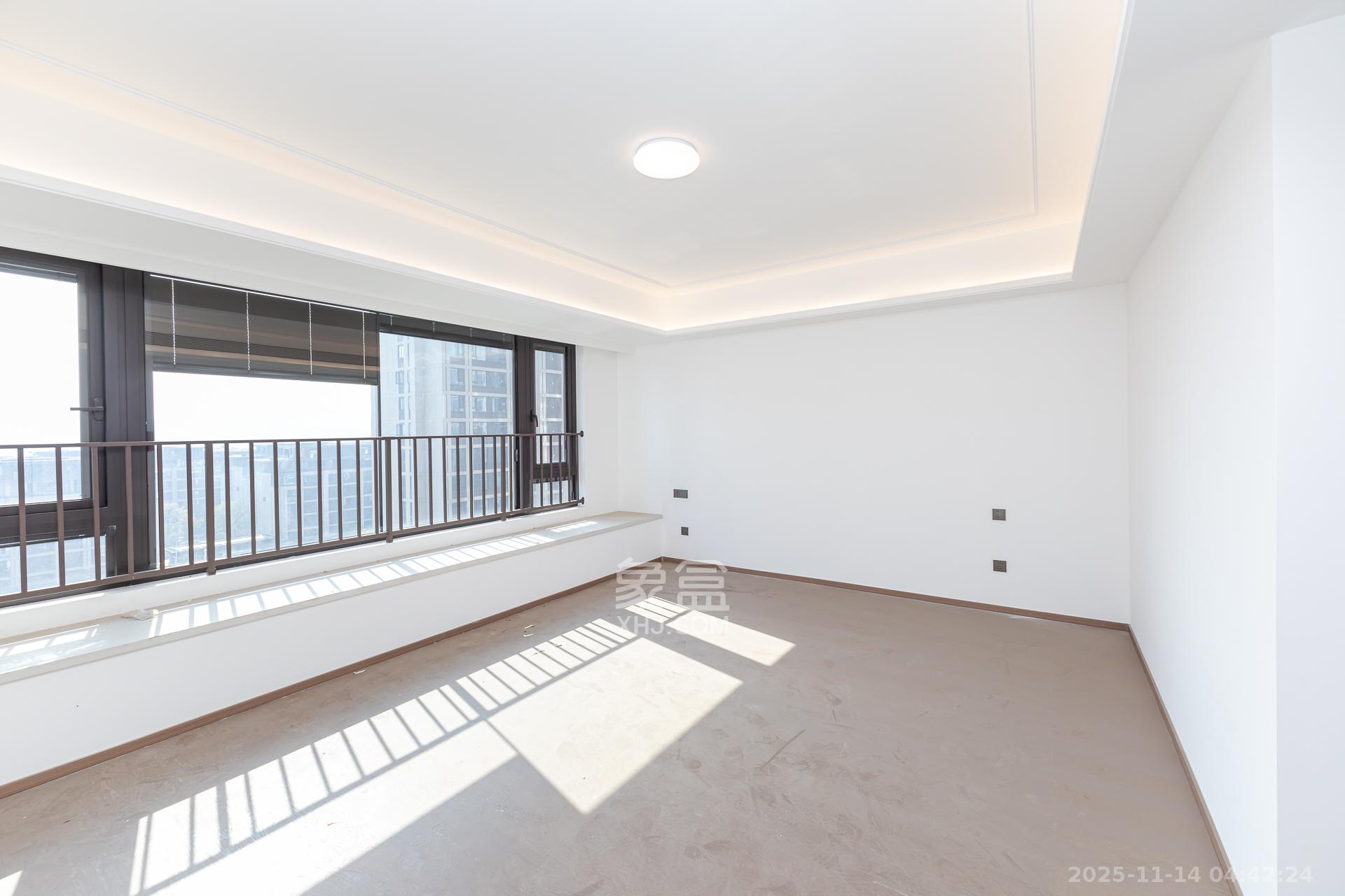 时代建发和著  4室2厅1卫    330.0万卧室