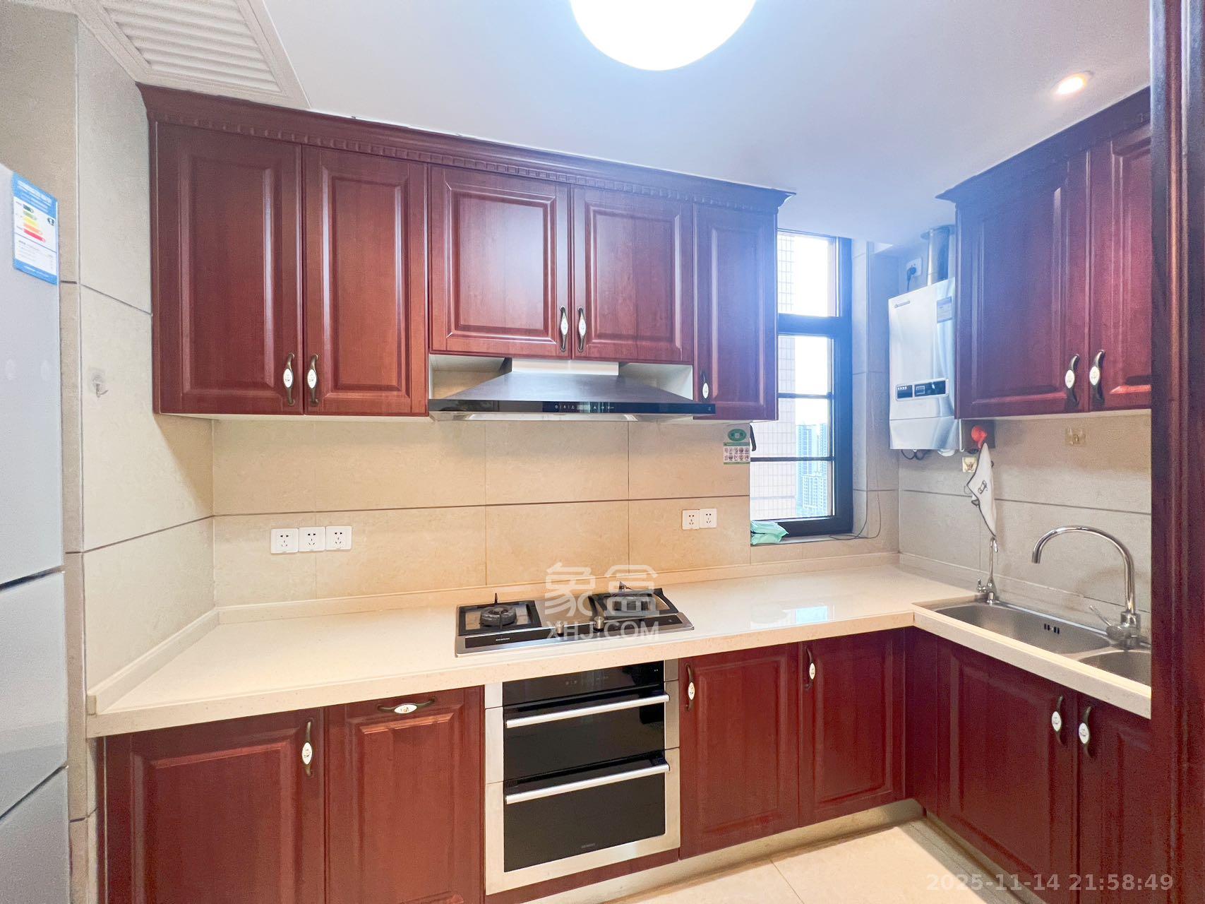 运达中央广场一、二期 3室2厅3卫 12000.0元/月 运达中央广场一、二期 3室2厅3卫 12000.0元/月室内图