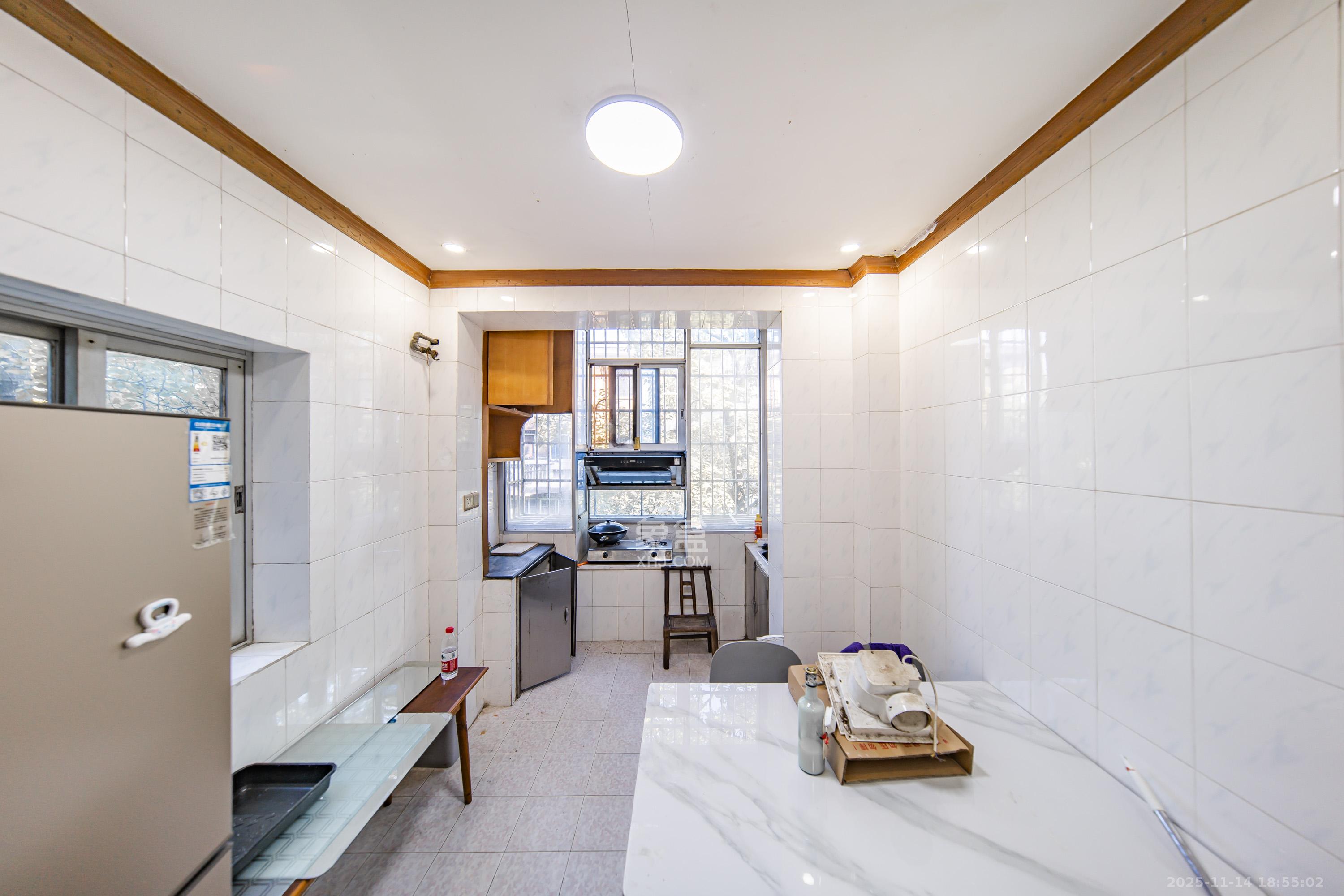 湘雅医学院(湘雅附一北院) 3室2厅1卫 65.0万 湘雅医学院(湘雅附一北院) 3室2厅1卫 65.0万其他