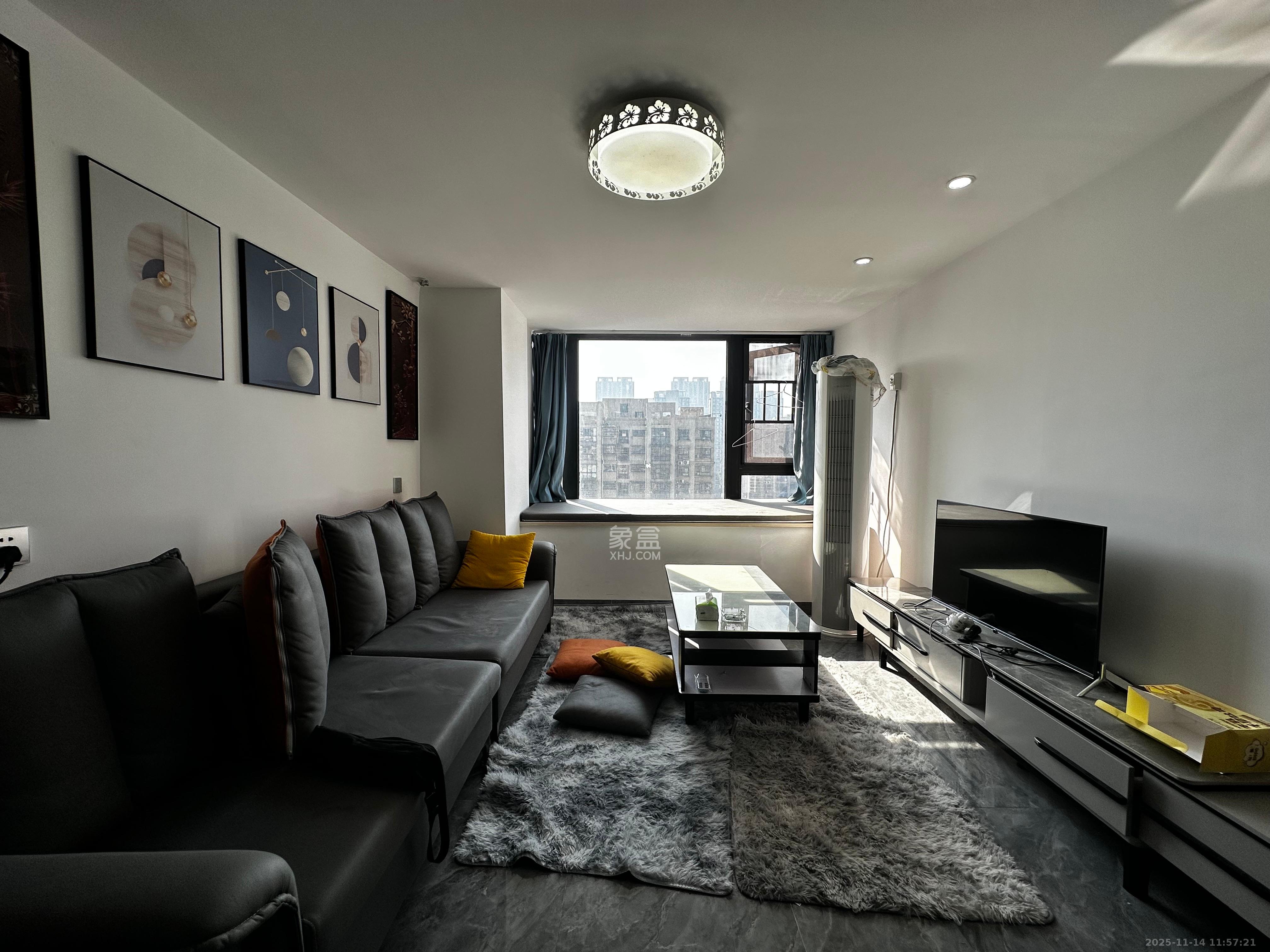 金茂建发泊悦  2室1厅1卫    2000.0元/月