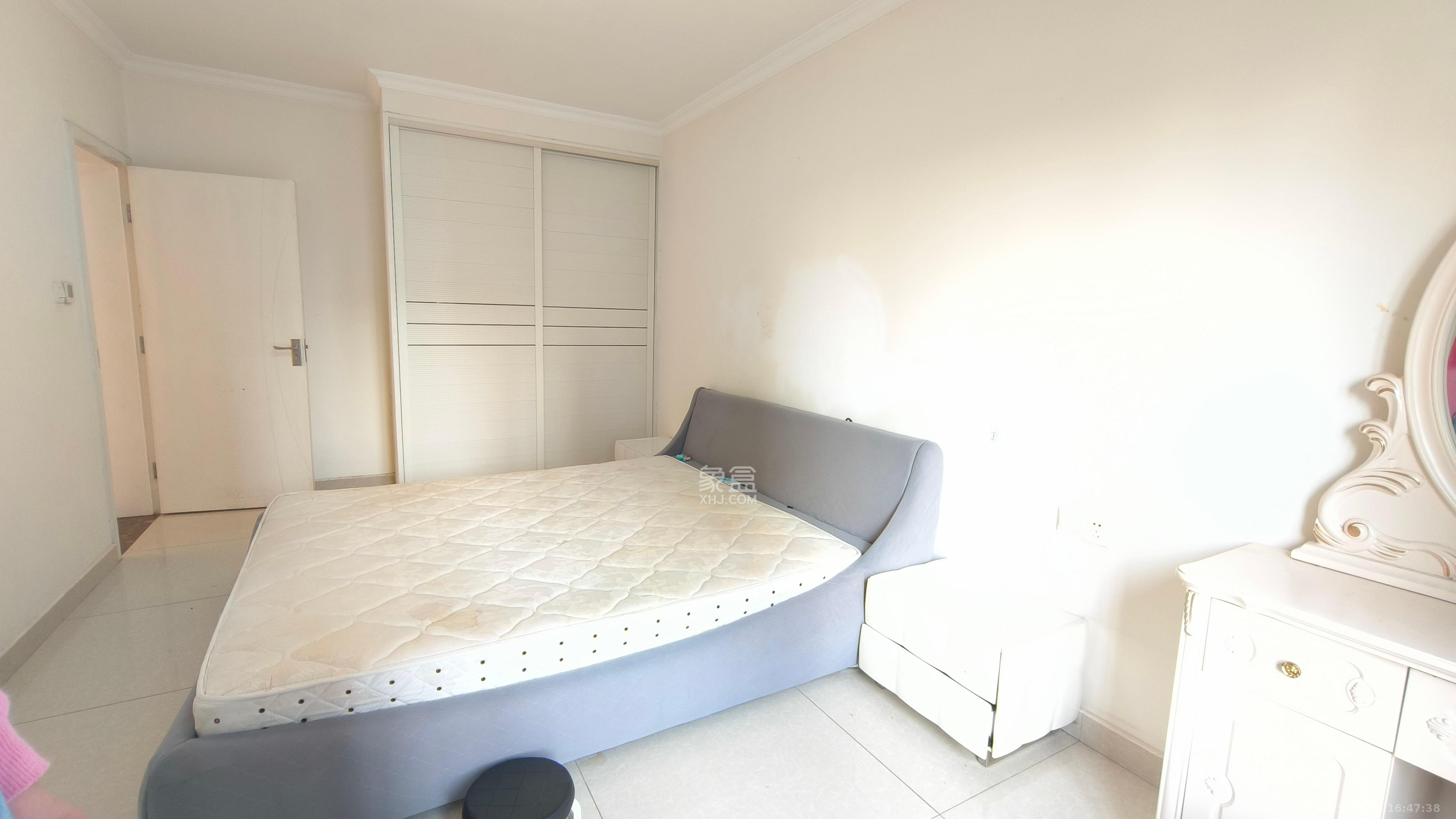 绿地中央广场 3室2厅1卫 2700.0元/月 绿地中央广场 3室2厅1卫 2700.0元/月室内图