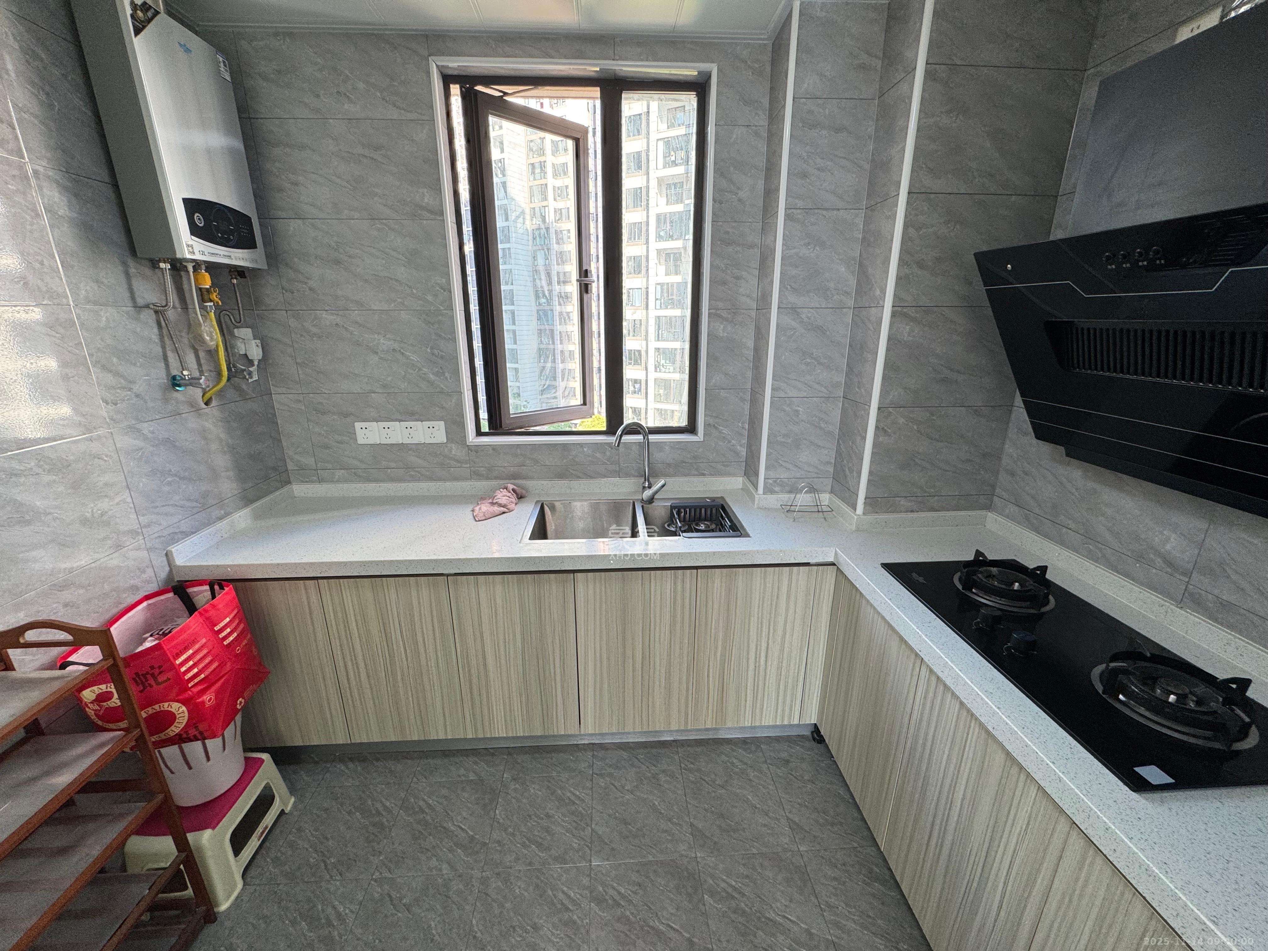 润和翰文府 3室2厅1卫 2800.0元/月 润和翰文府 3室2厅1卫 2800.0元/月室内图