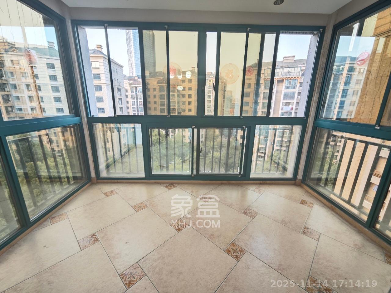 共和世家  4室2厅2卫    4000.0元/月室内图