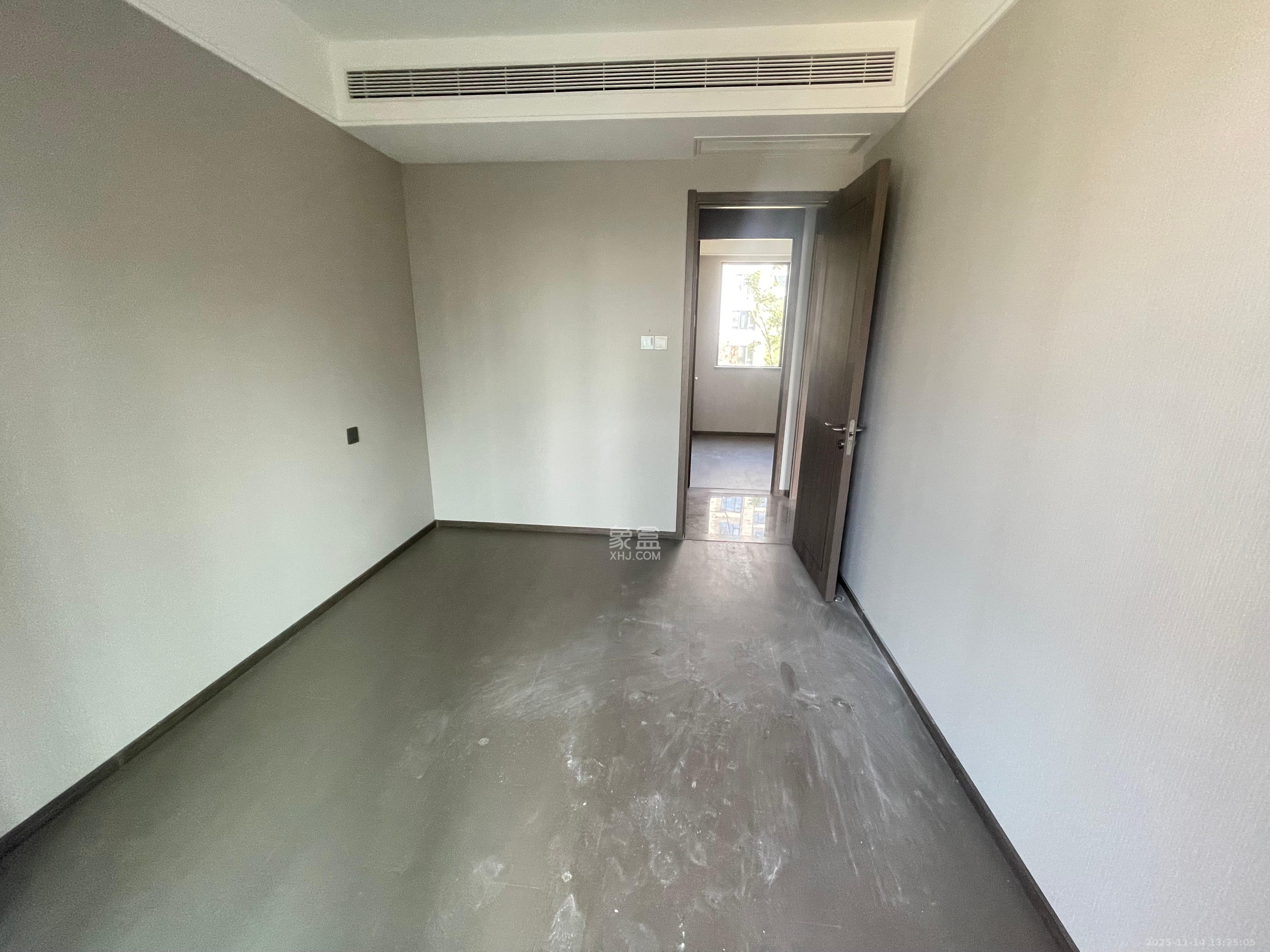 龙湖舜山府  3室2厅2卫    3000.0元/月室内图1