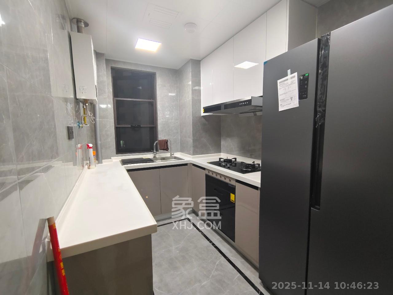 卓越江岸  4室2厅2卫    5500.0元/月室内图