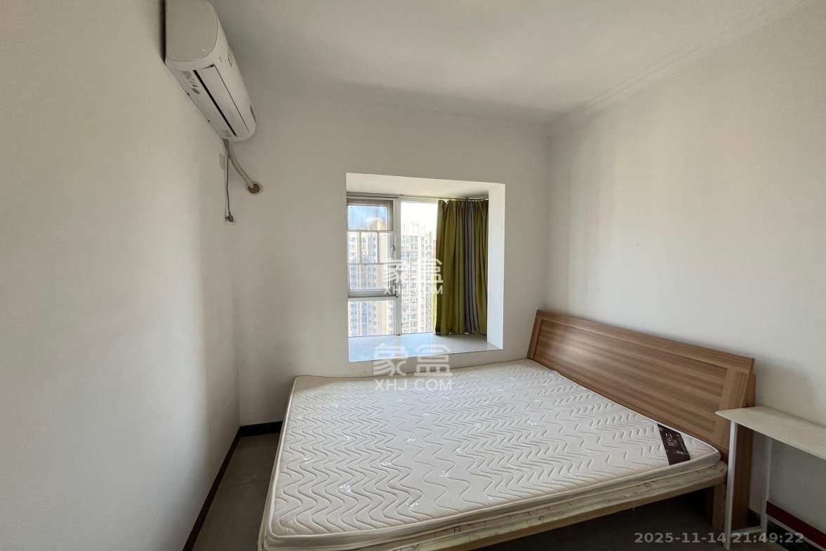 荣盛花语城 1室2厅1卫 1700.0元/月 荣盛花语城 1室2厅1卫 1700.0元/月室内图