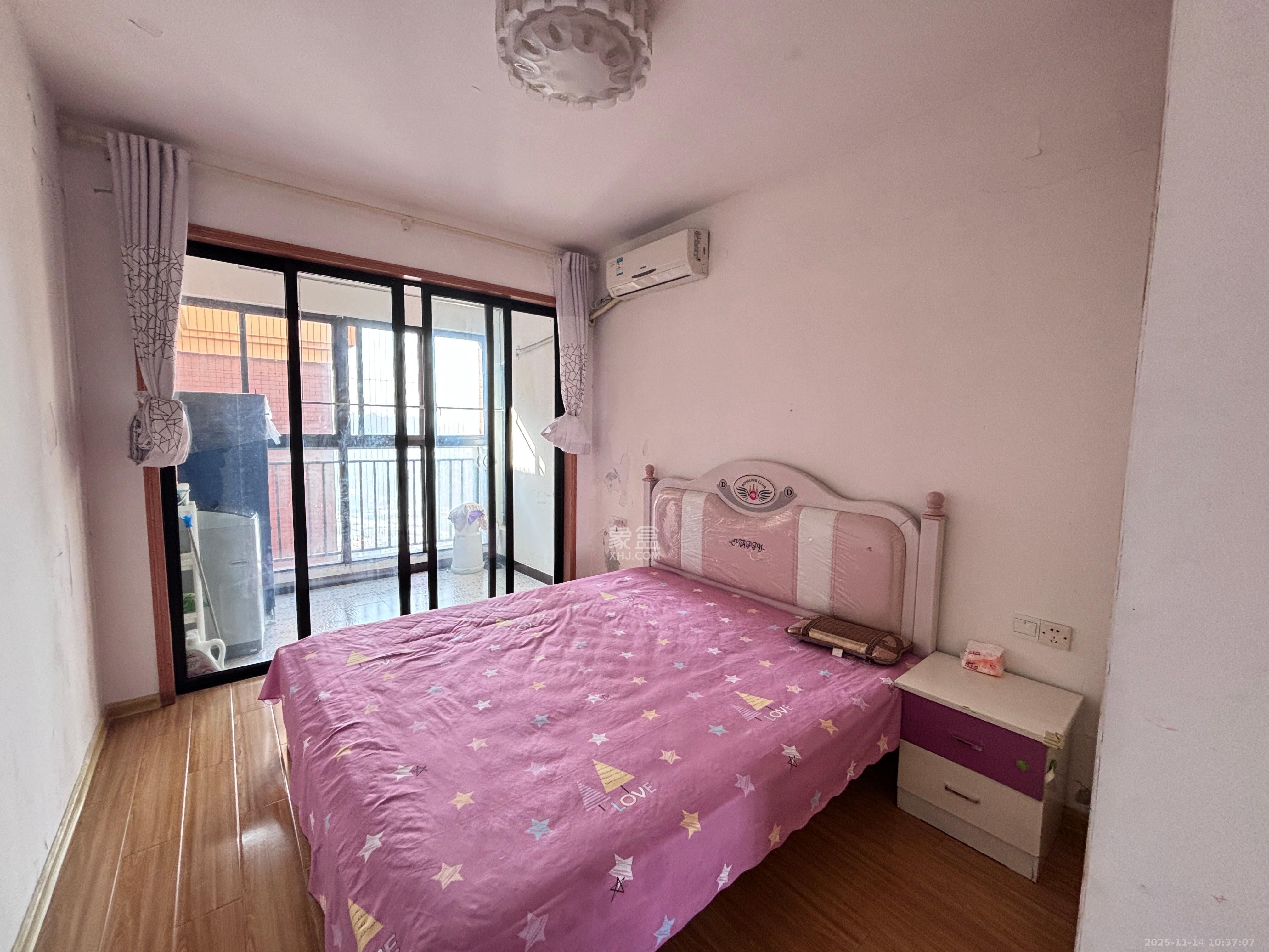 新城国际花都  3室2厅1卫    1600.0元/月室内图